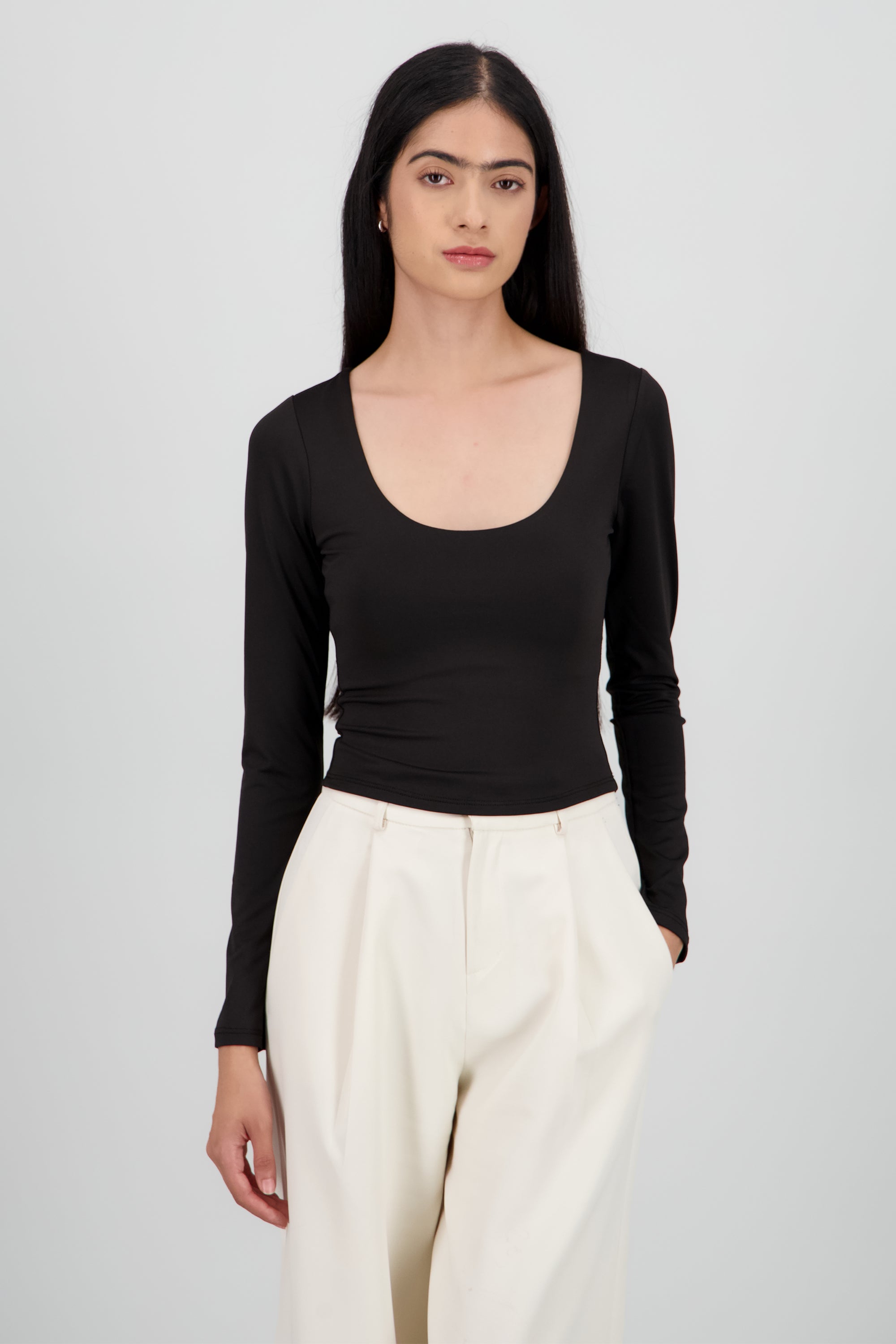 Top manga corta larga NEGRO