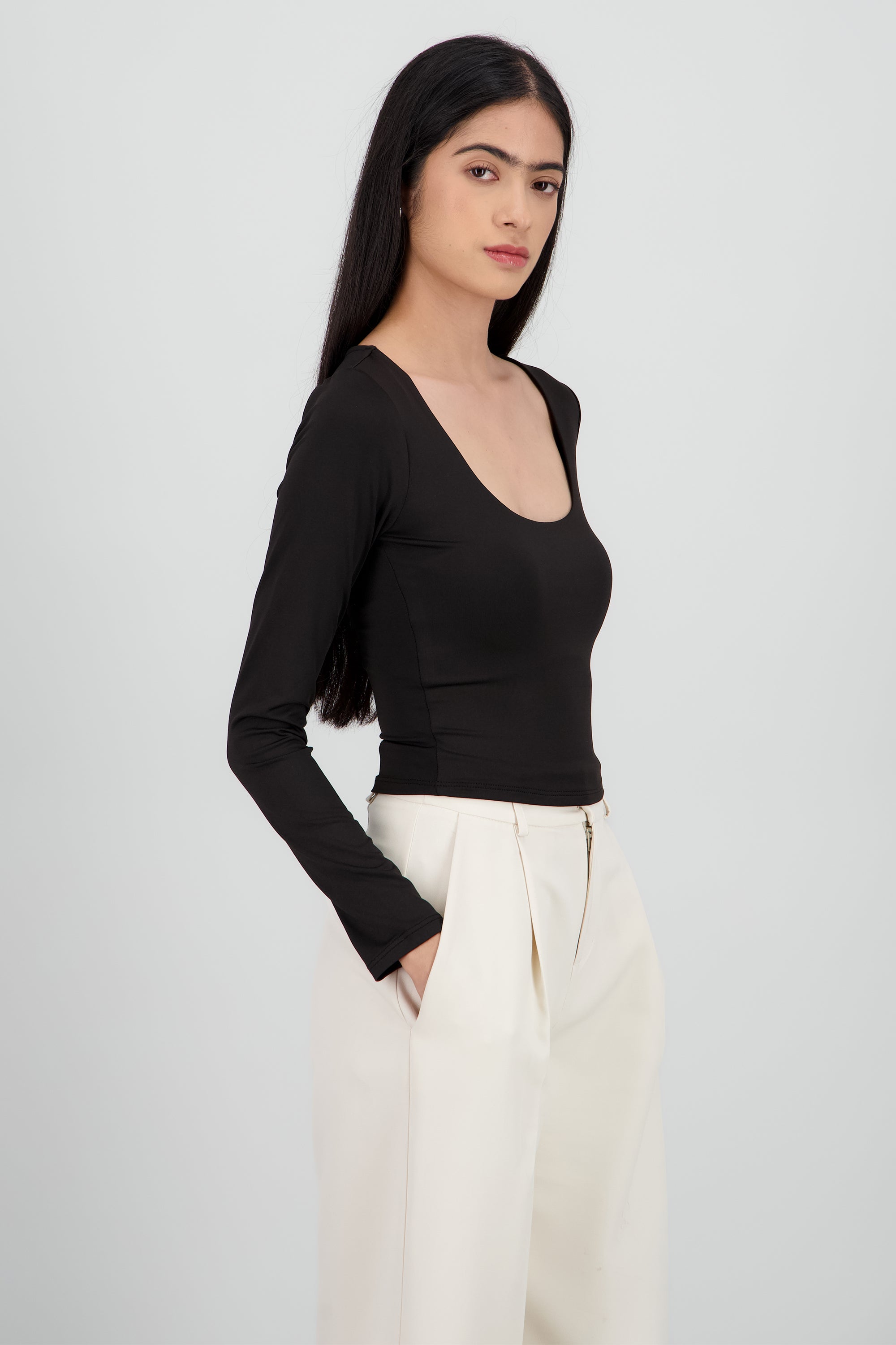 Top manga corta larga NEGRO