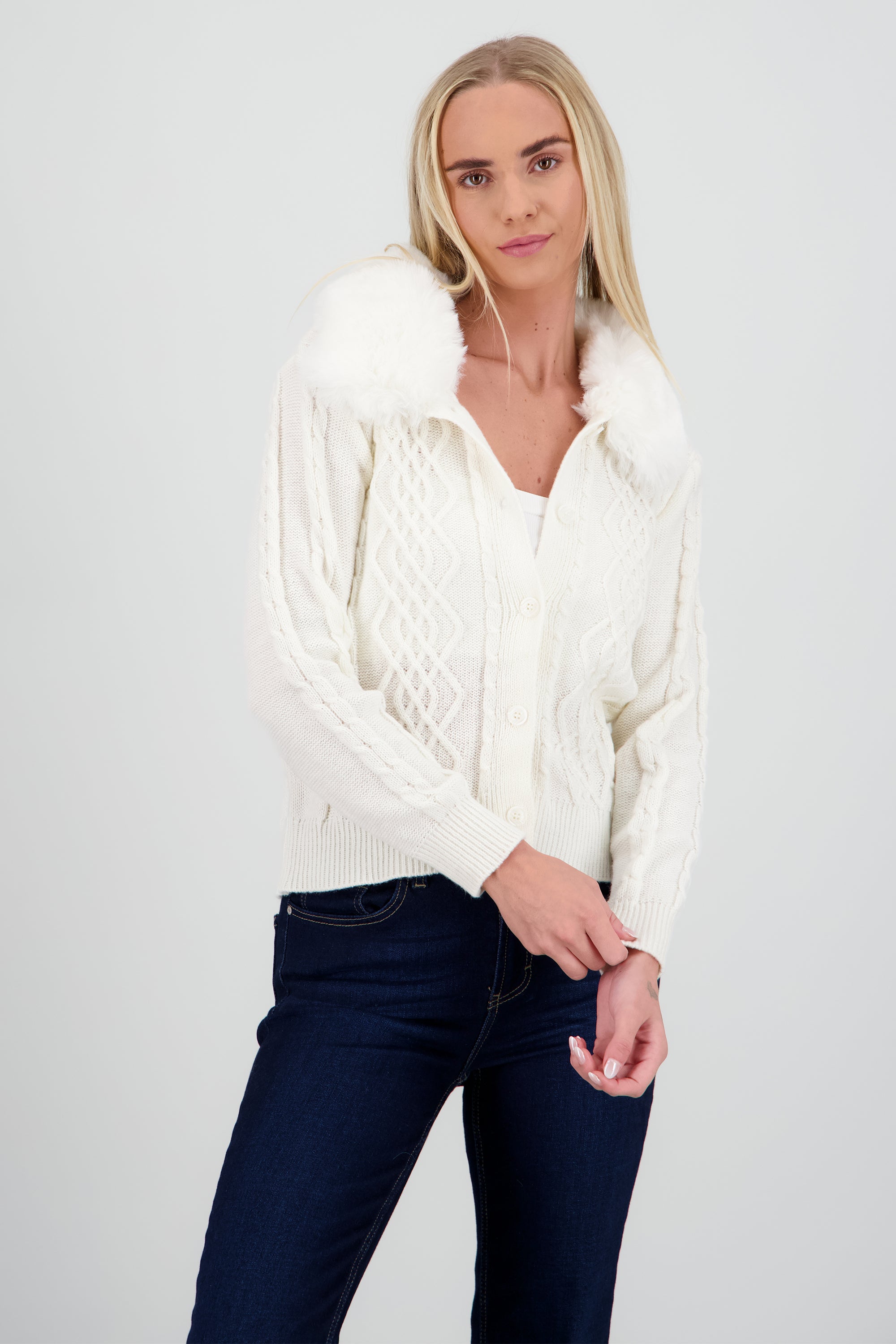 Cardigan tejido detalle pelo cuello CREMA