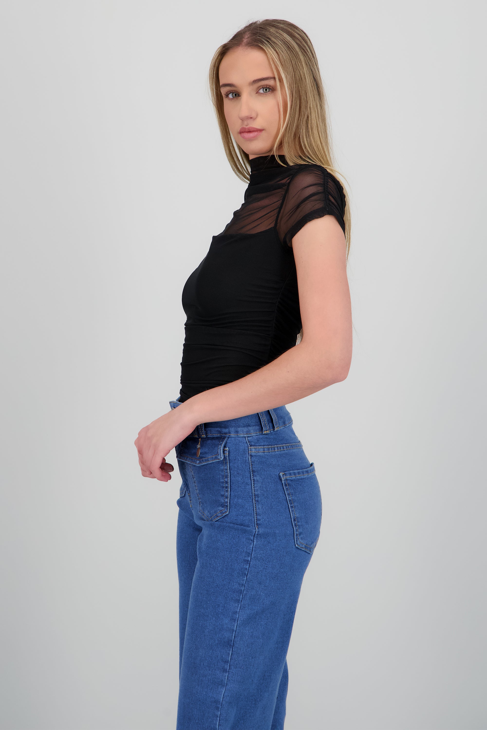 Blusa manga corta con frunces de mesh NEGRO