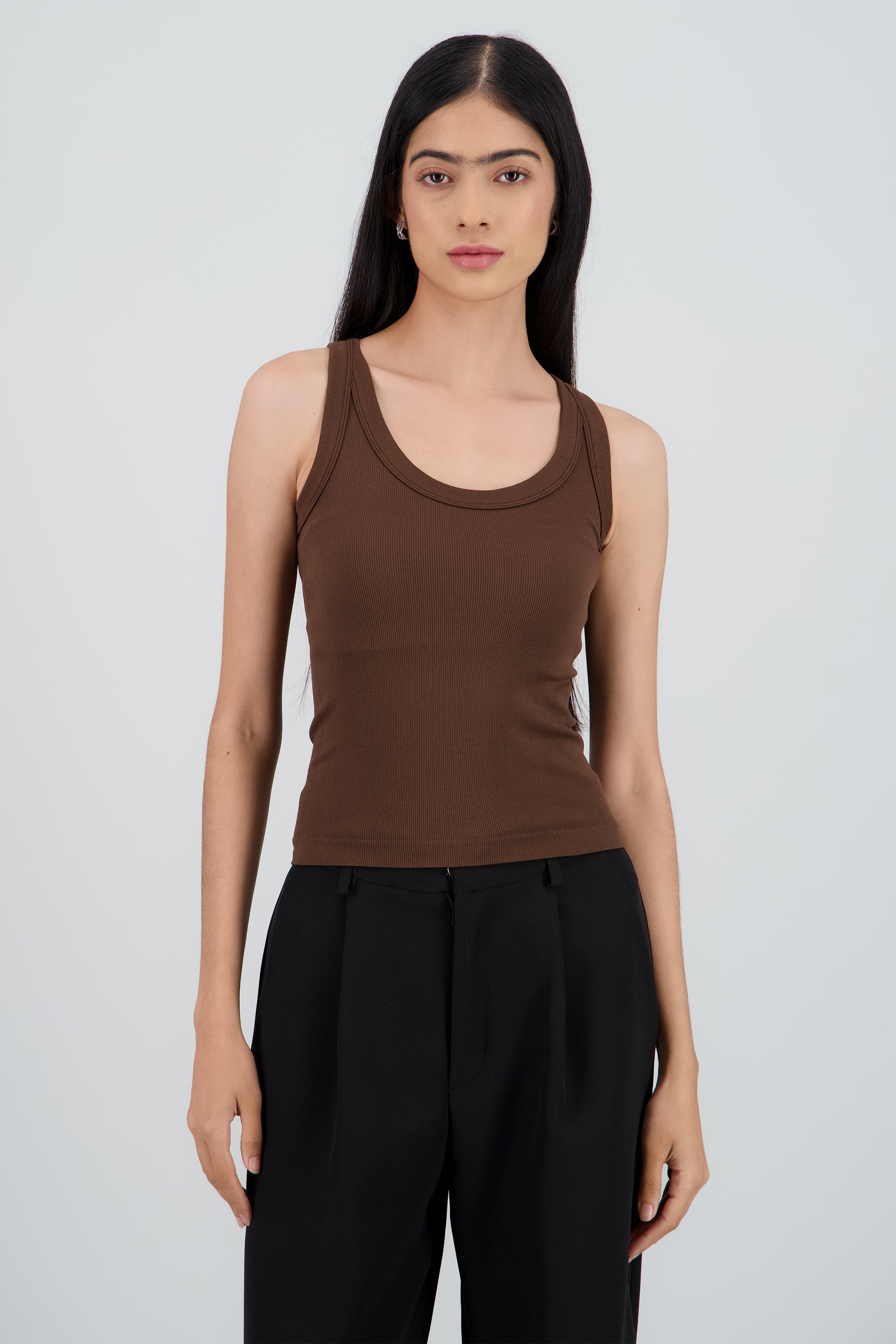 Tank top basica lisa CAFE