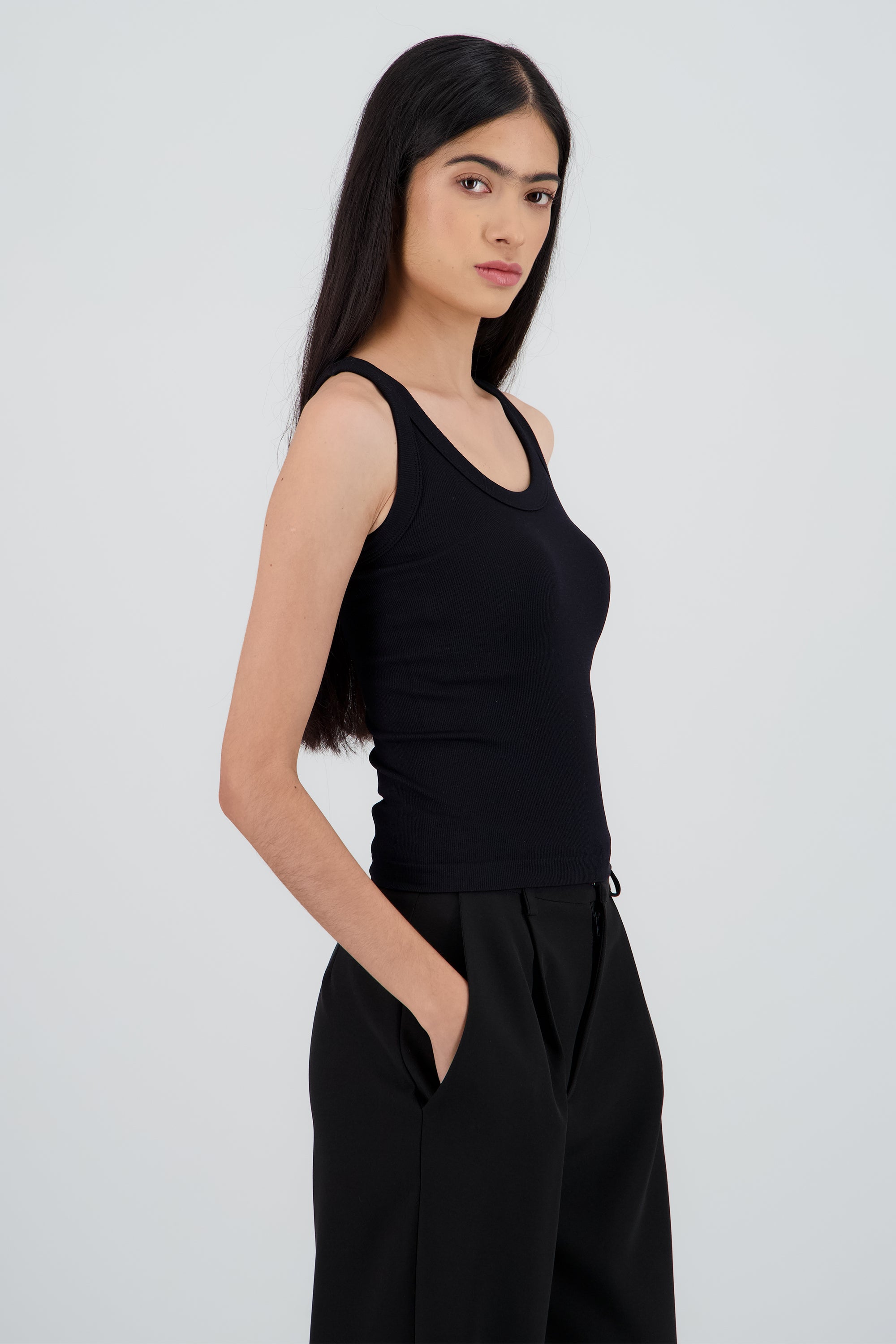 Tank top basica lisa NEGRO