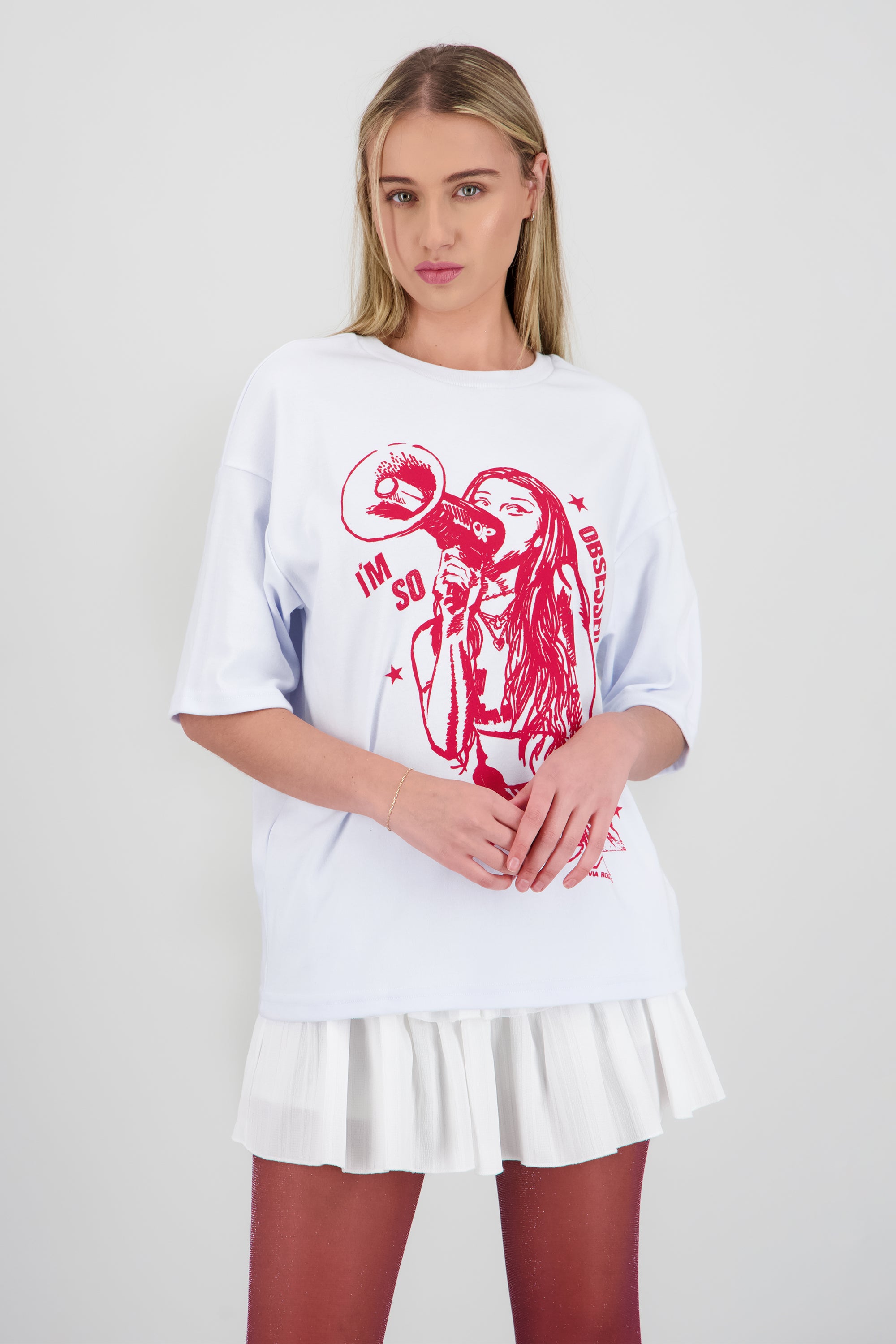 Playera Olivia Rodrigo monocromo BLANCO