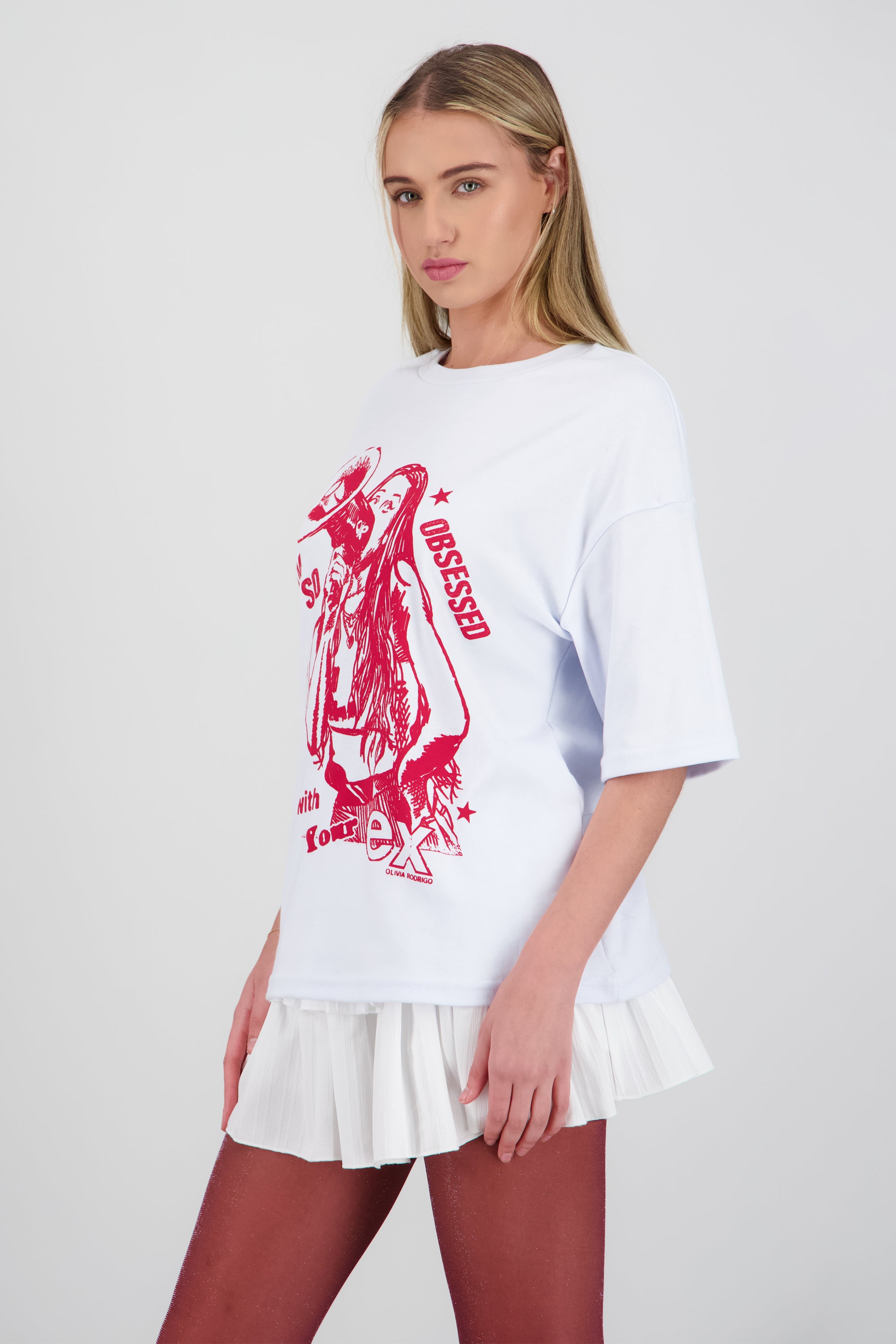 Playera Olivia Rodrigo monocromo BLANCO