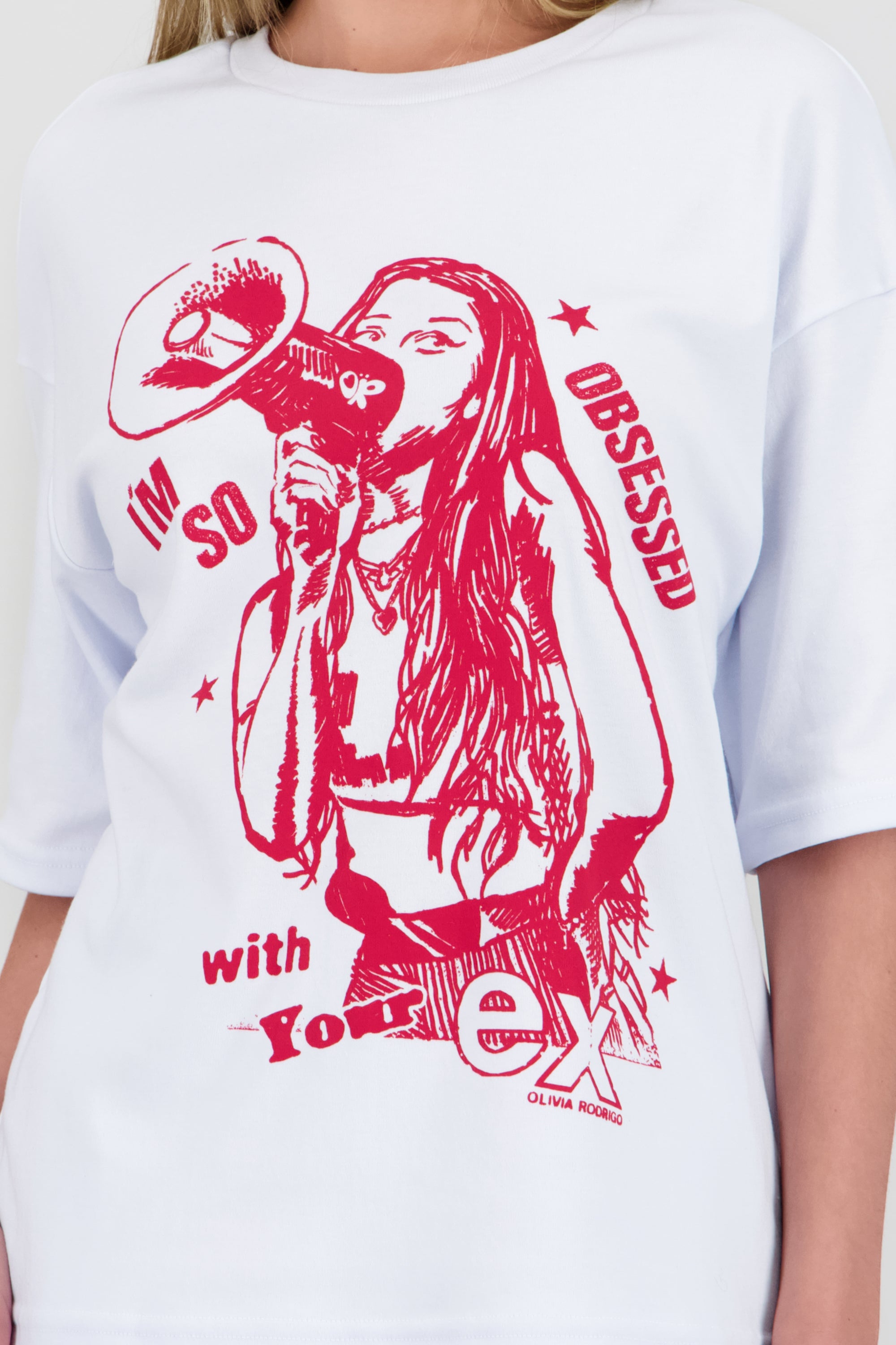 Playera Olivia Rodrigo monocromo BLANCO