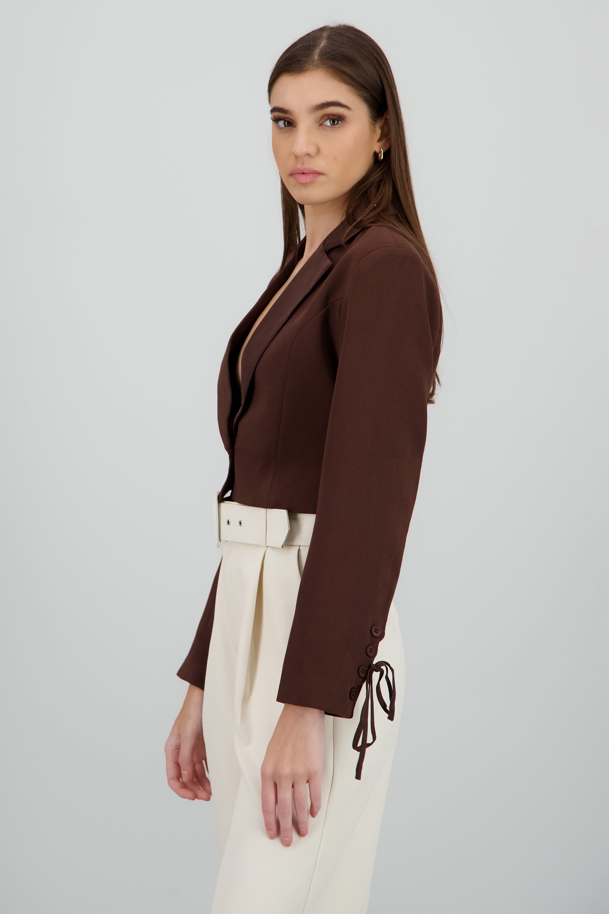 Saco crop detalle satin CAFE