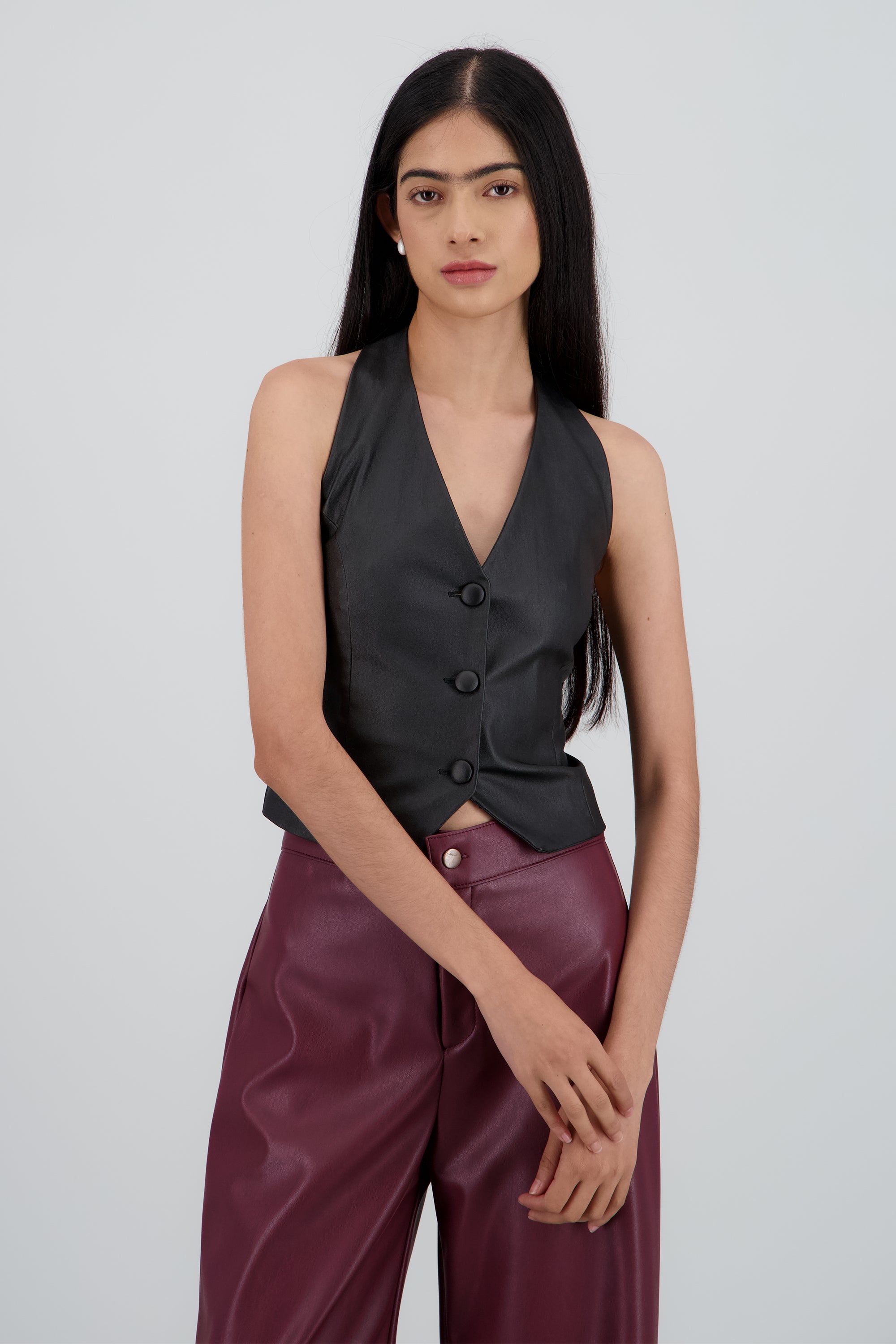 Chaleco halter detalle cortes NEGRO