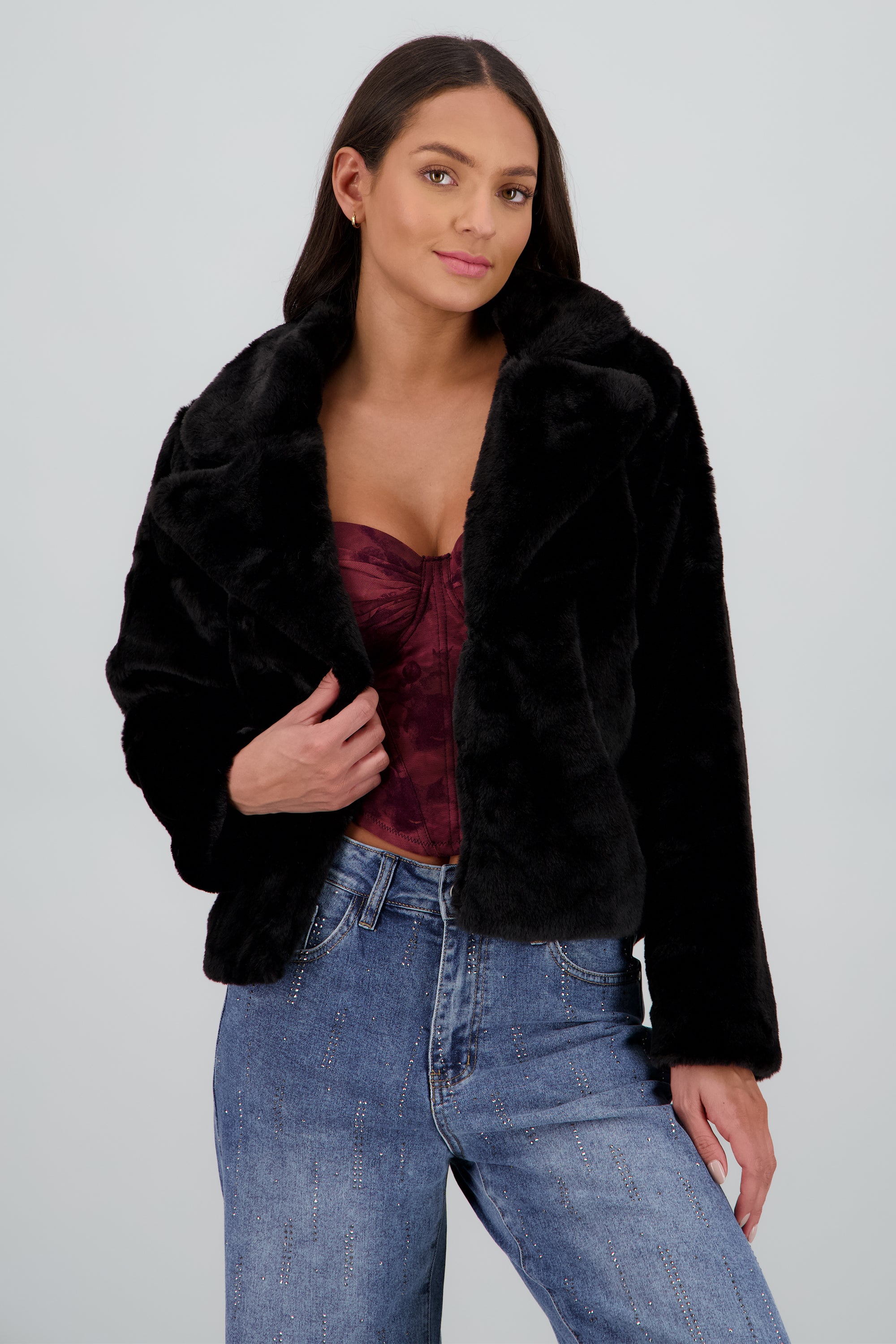 Abrigo corto peluche con solapa NEGRO