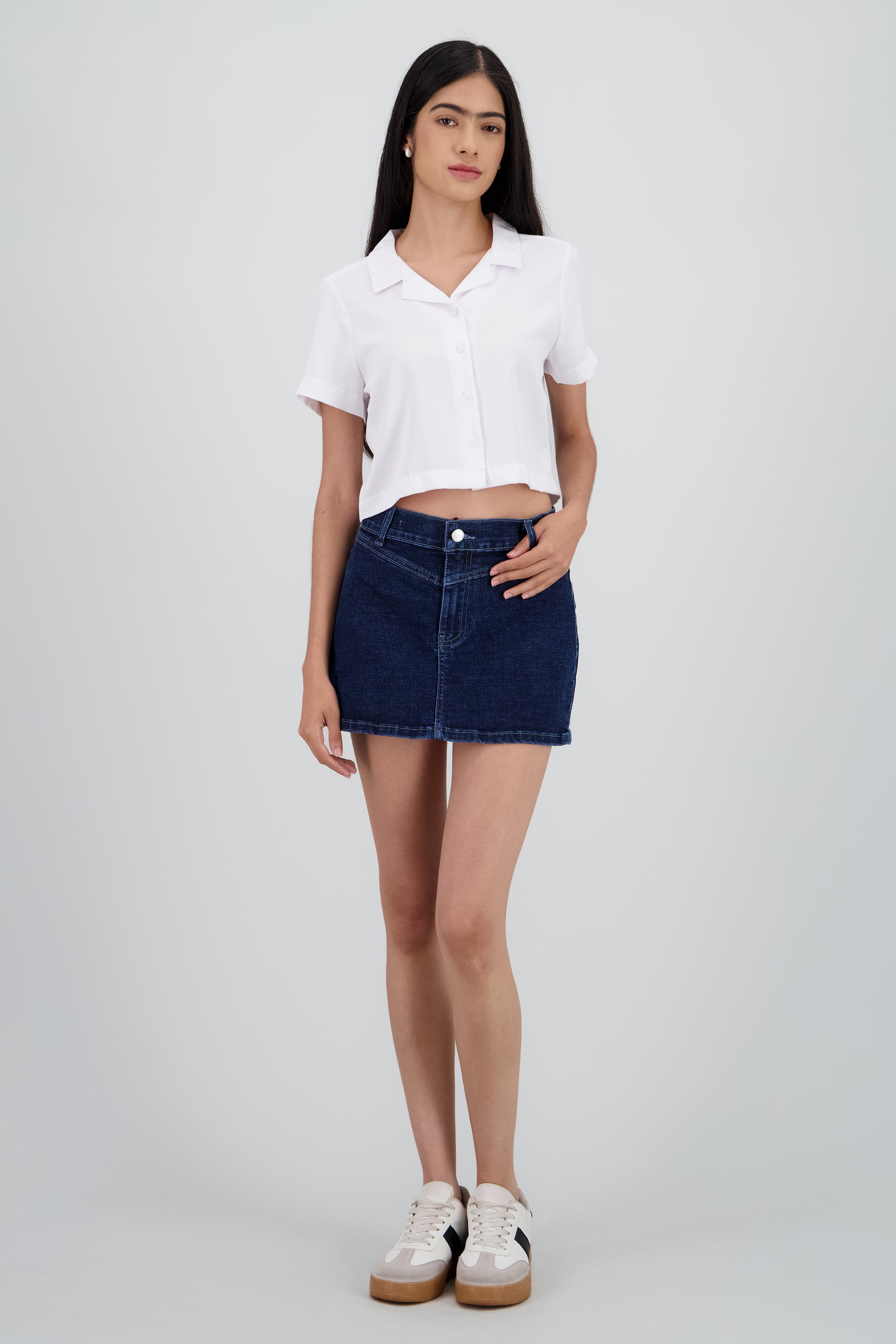 Falda mini con corte DARK WASH