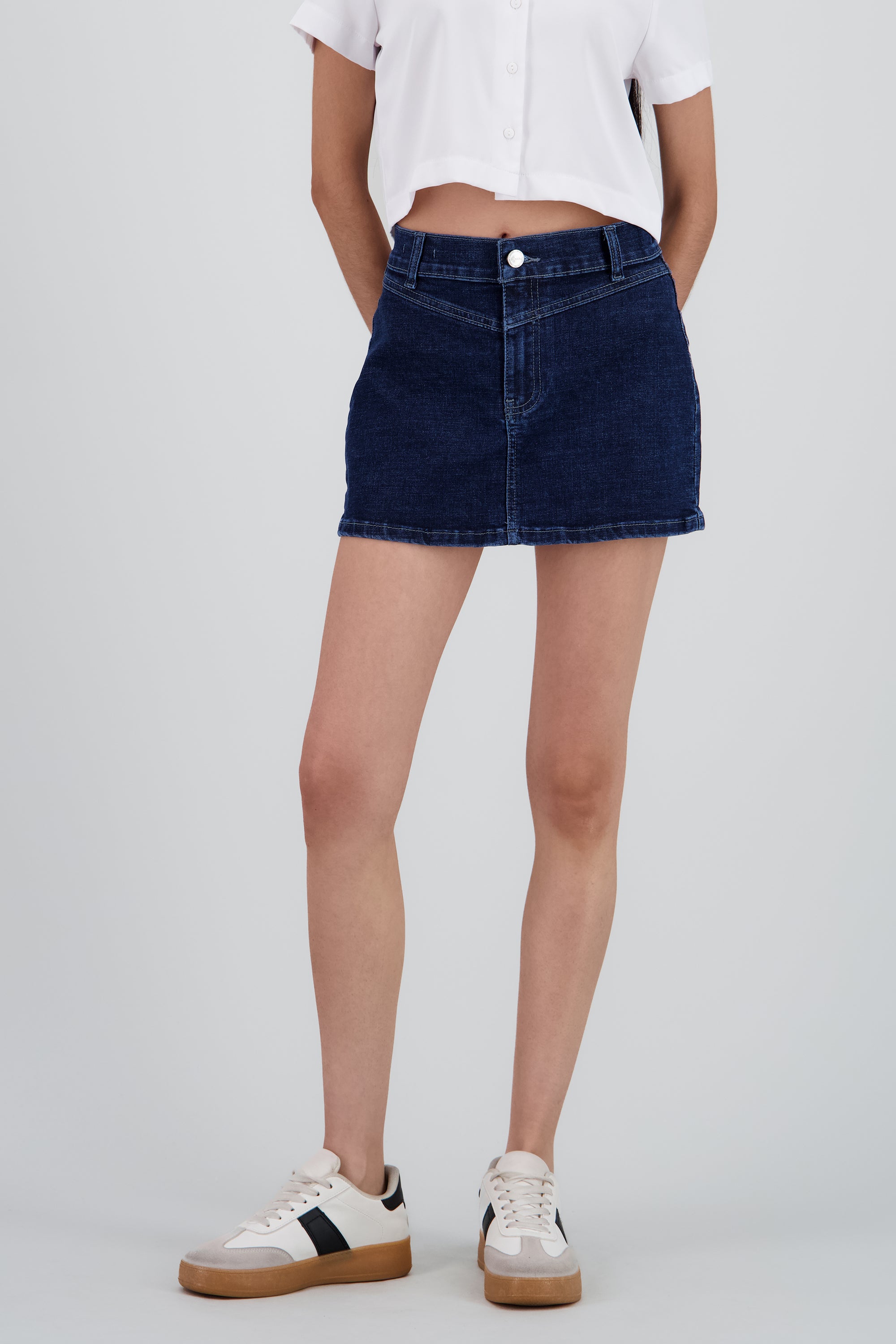 Falda mini con corte DARK WASH