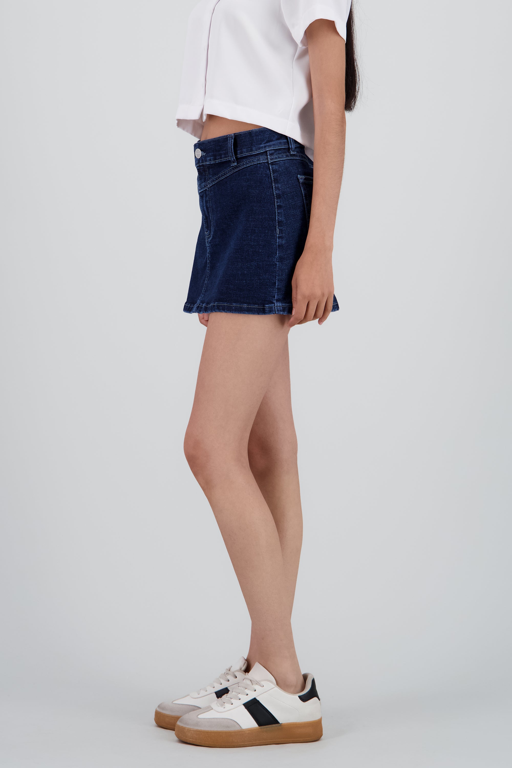 Falda mini con corte DARK WASH