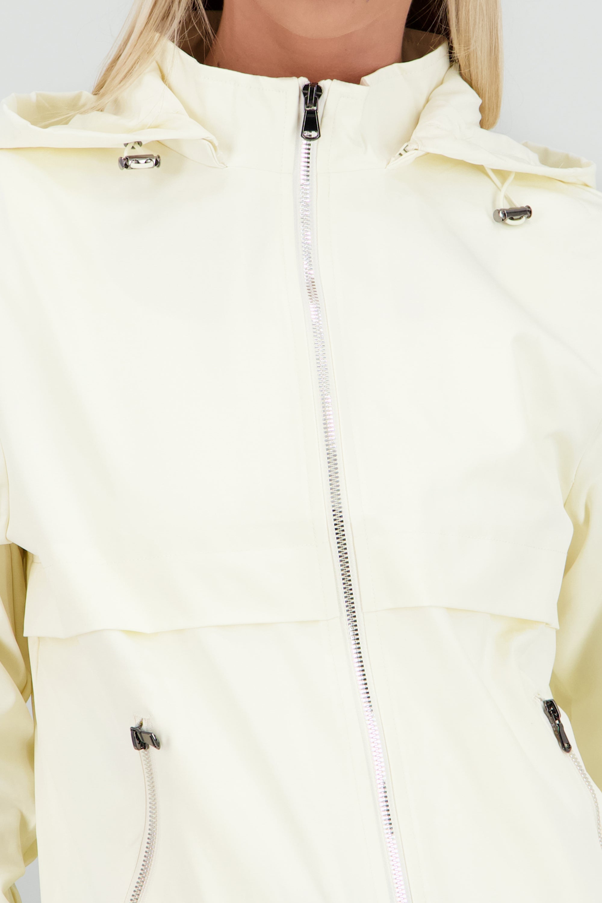 Chamarra ligera lisa CREMA