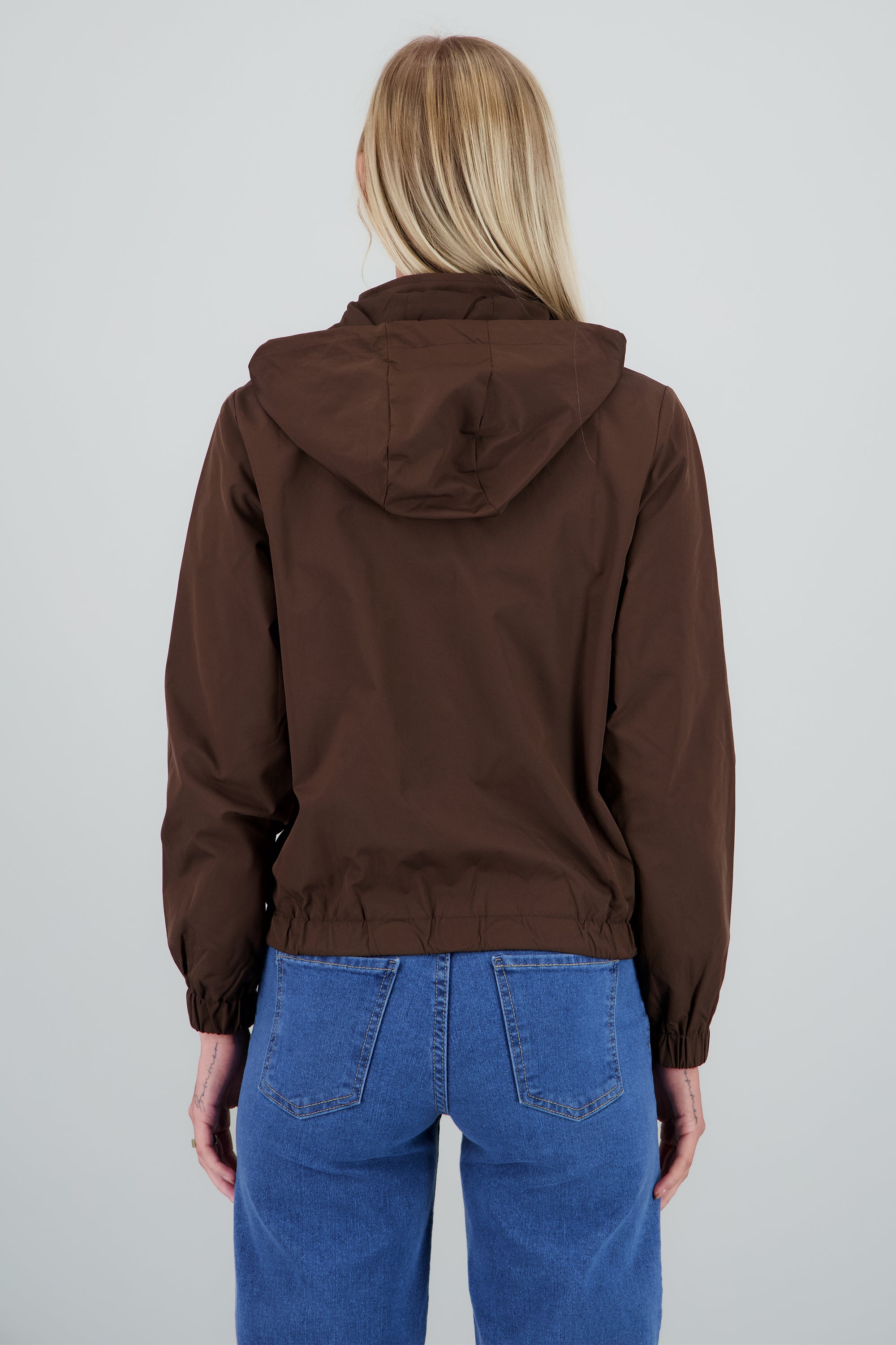 Chamarra ligera lisa CHOCOLATE