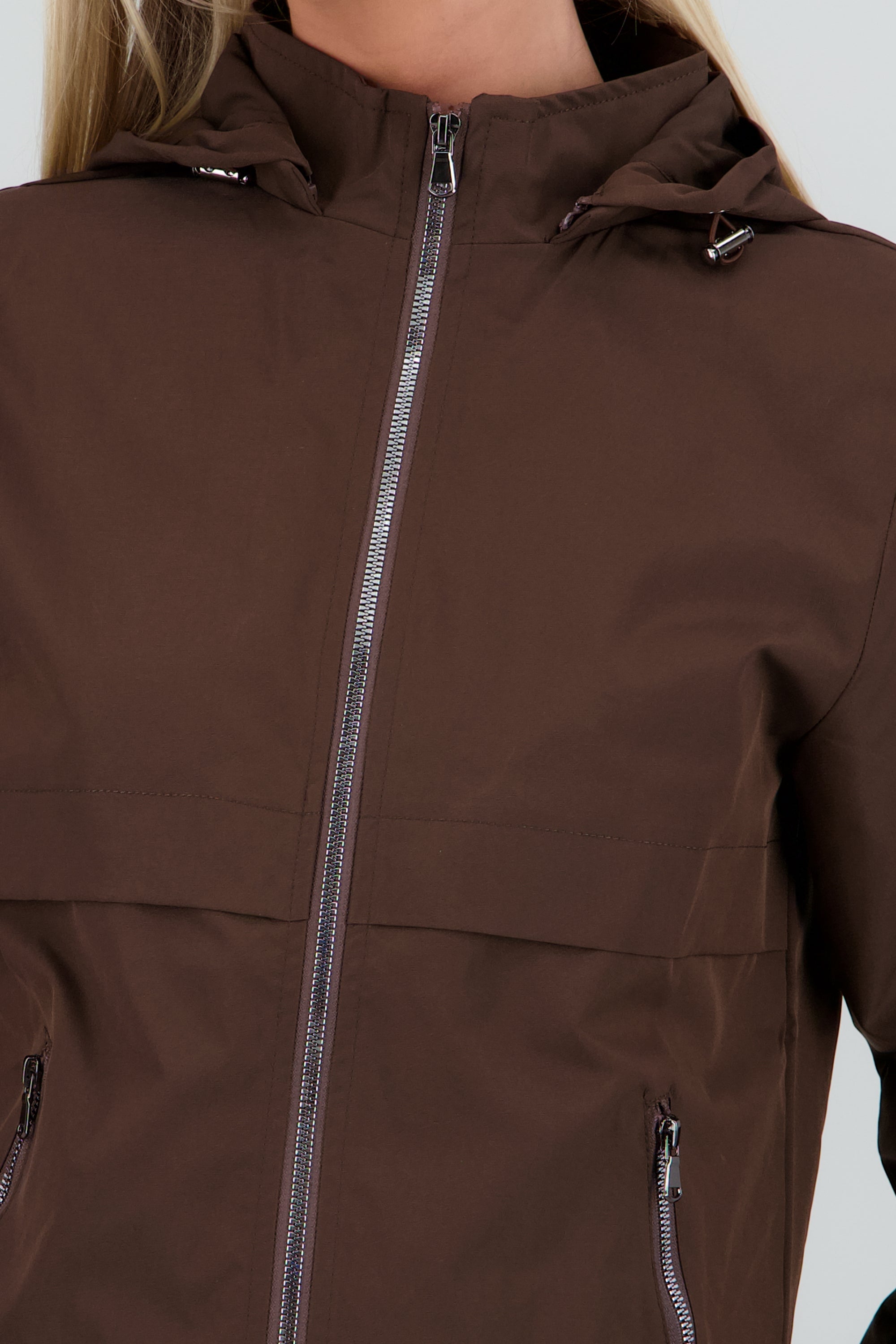 Chamarra ligera lisa CHOCOLATE