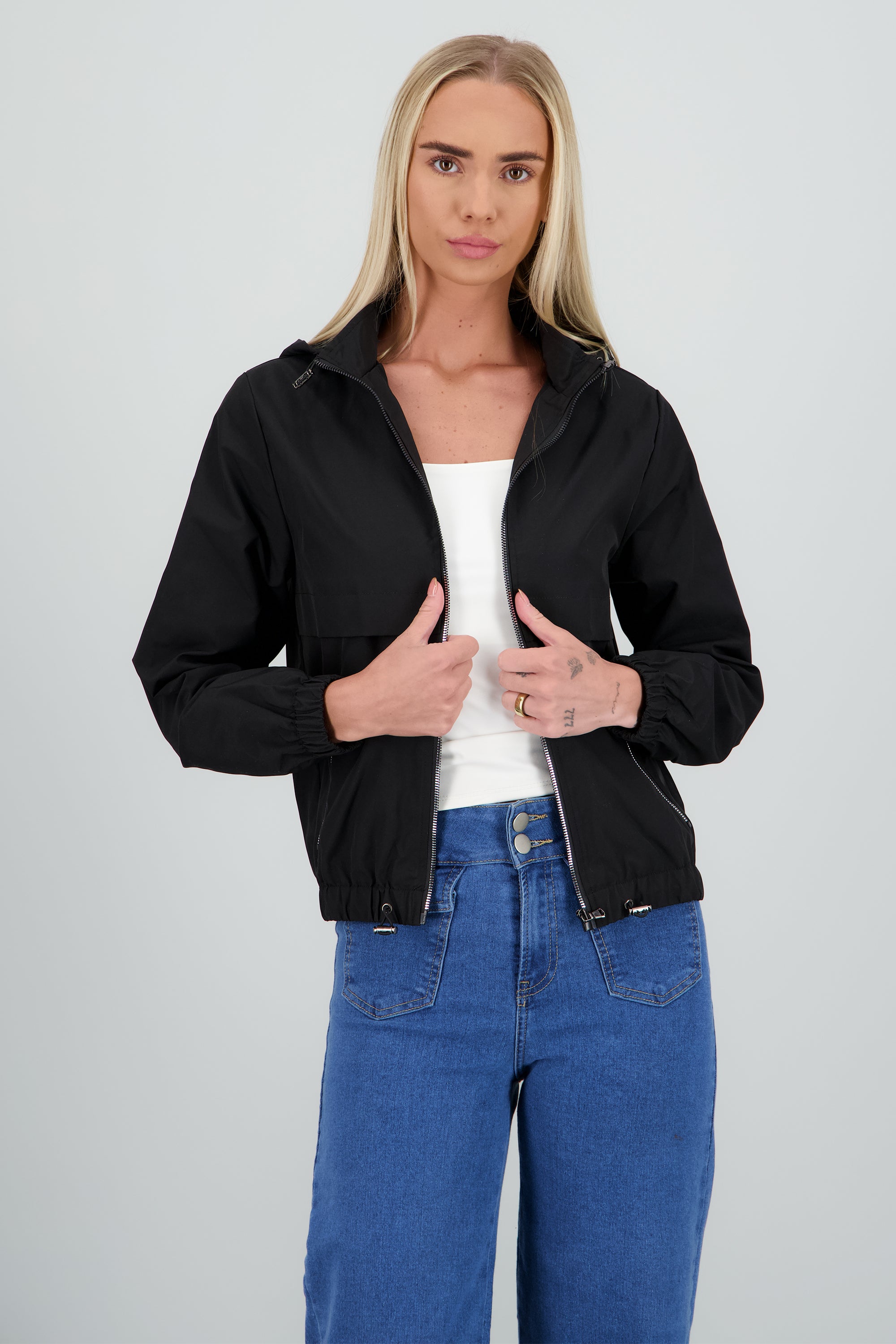 Chamarra ligera lisa NEGRO