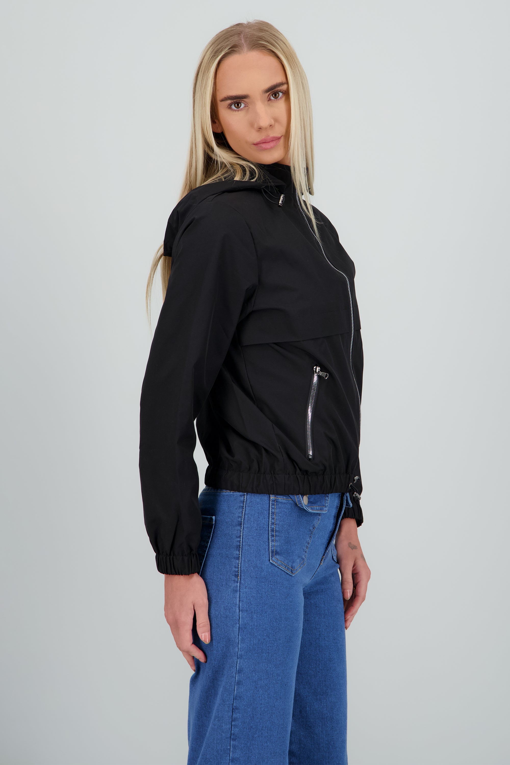 Chamarra ligera lisa NEGRO