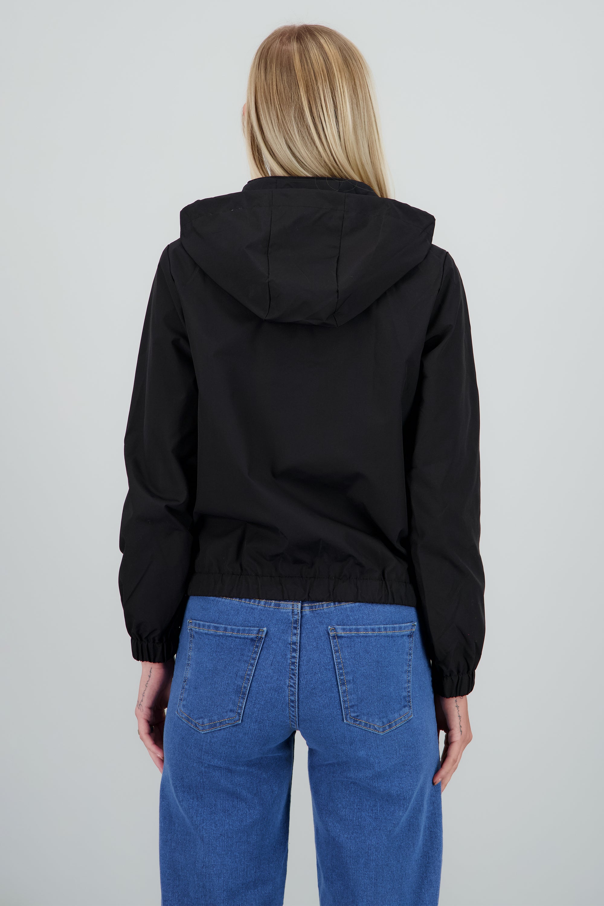 Chamarra ligera lisa NEGRO