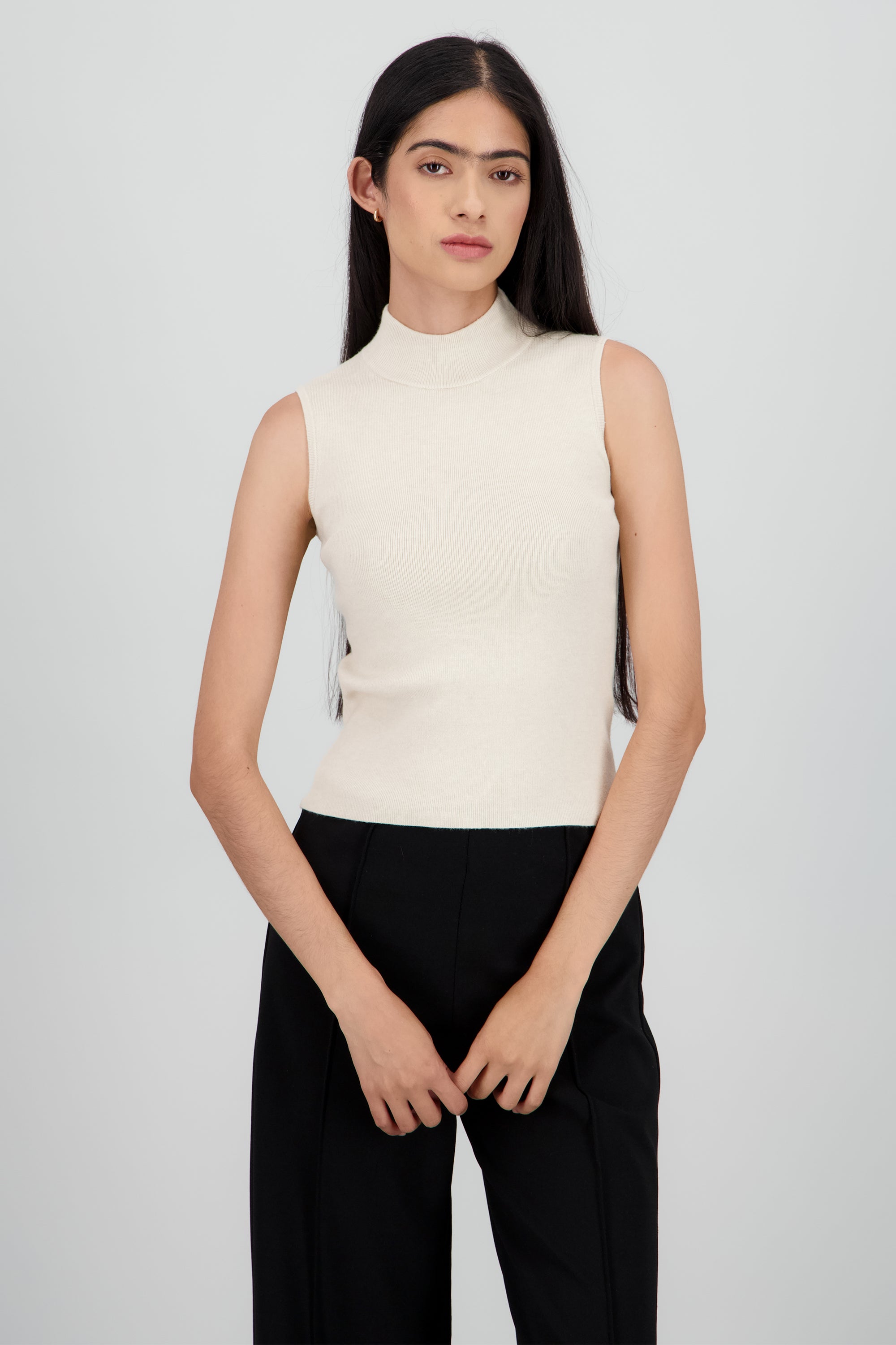 Top tejido sin manga cuello alto BEIGE