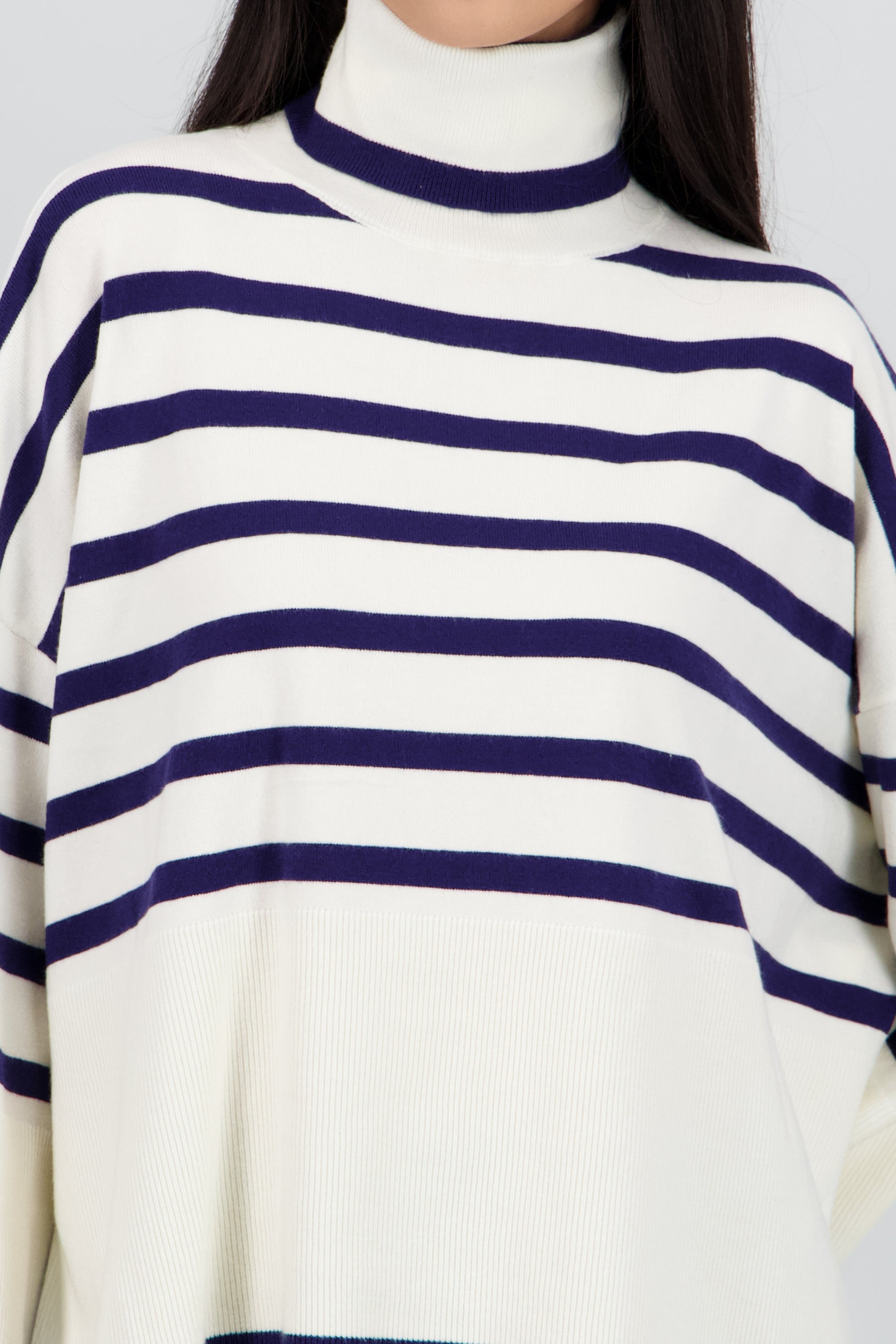 Sueter rayas cuello alto MARINO