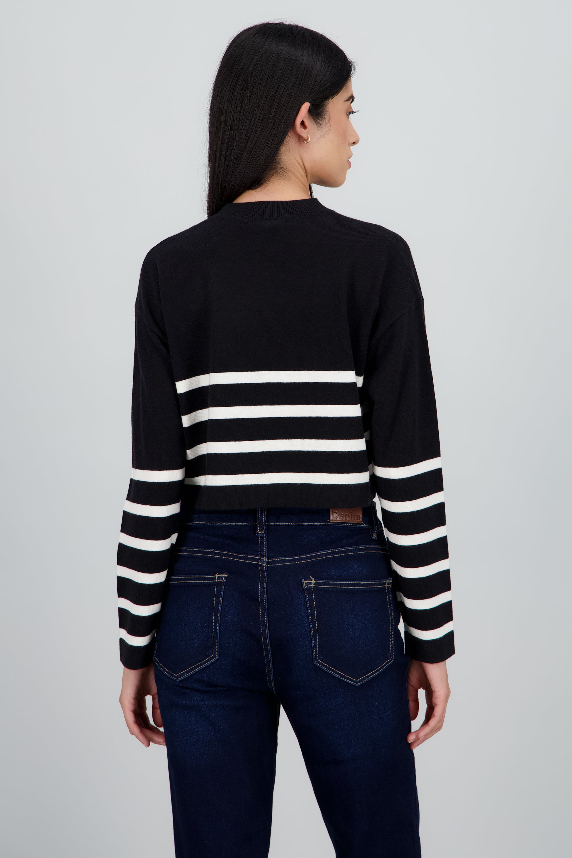 Sueter crop rayas cuello redondo NEGRO