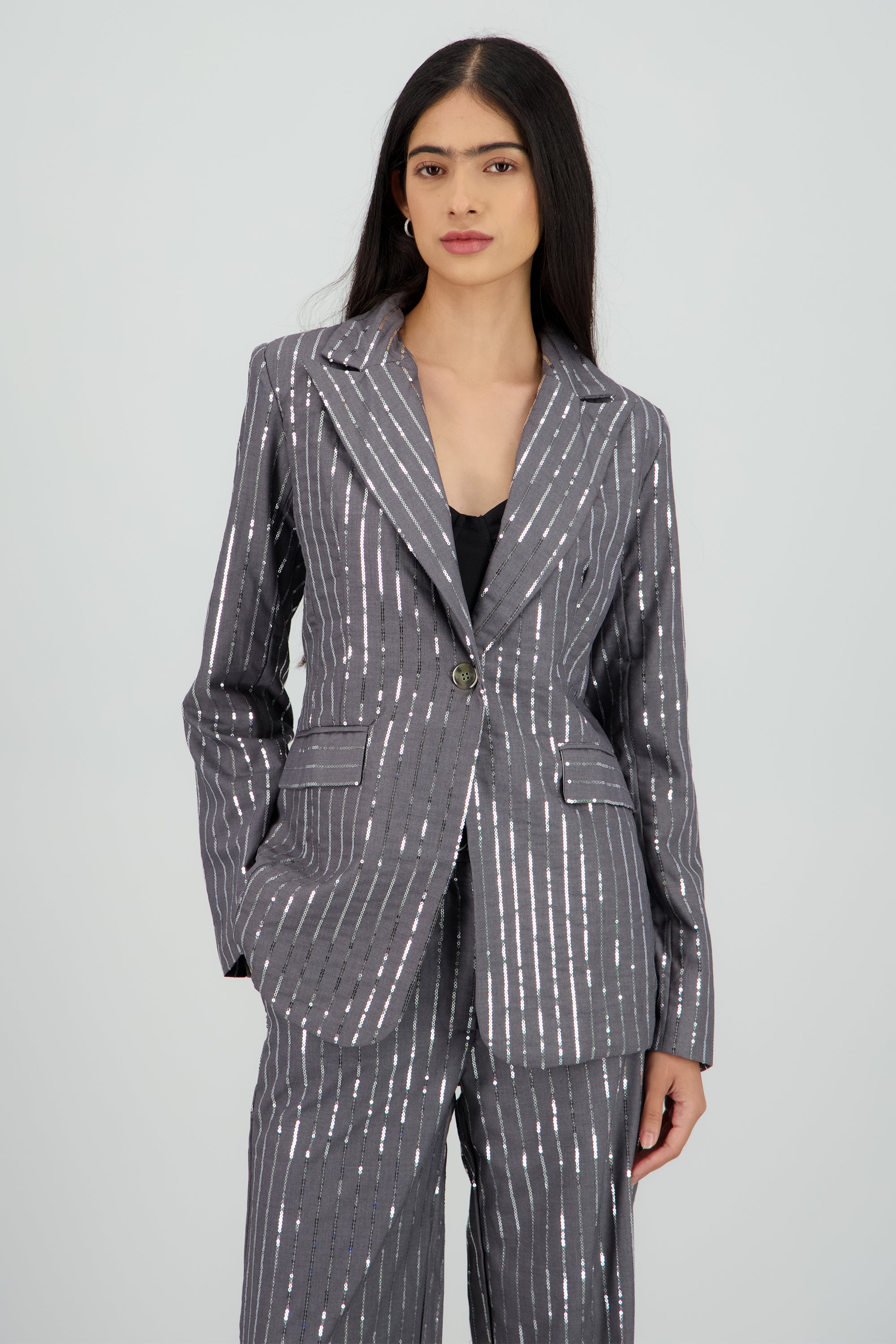Saco ajustado con rayas de brillos GRIS