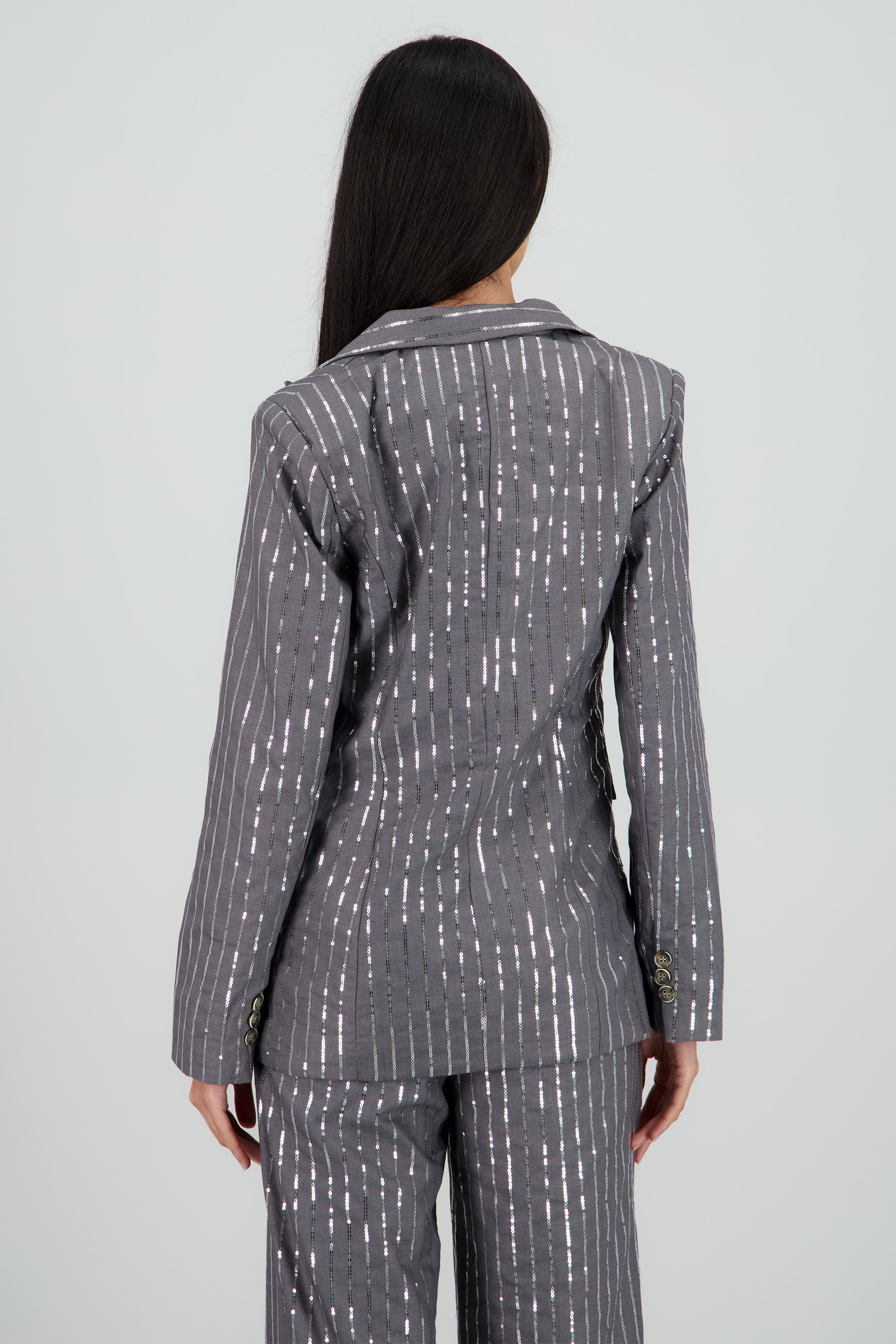 Saco ajustado con rayas de brillos GRIS