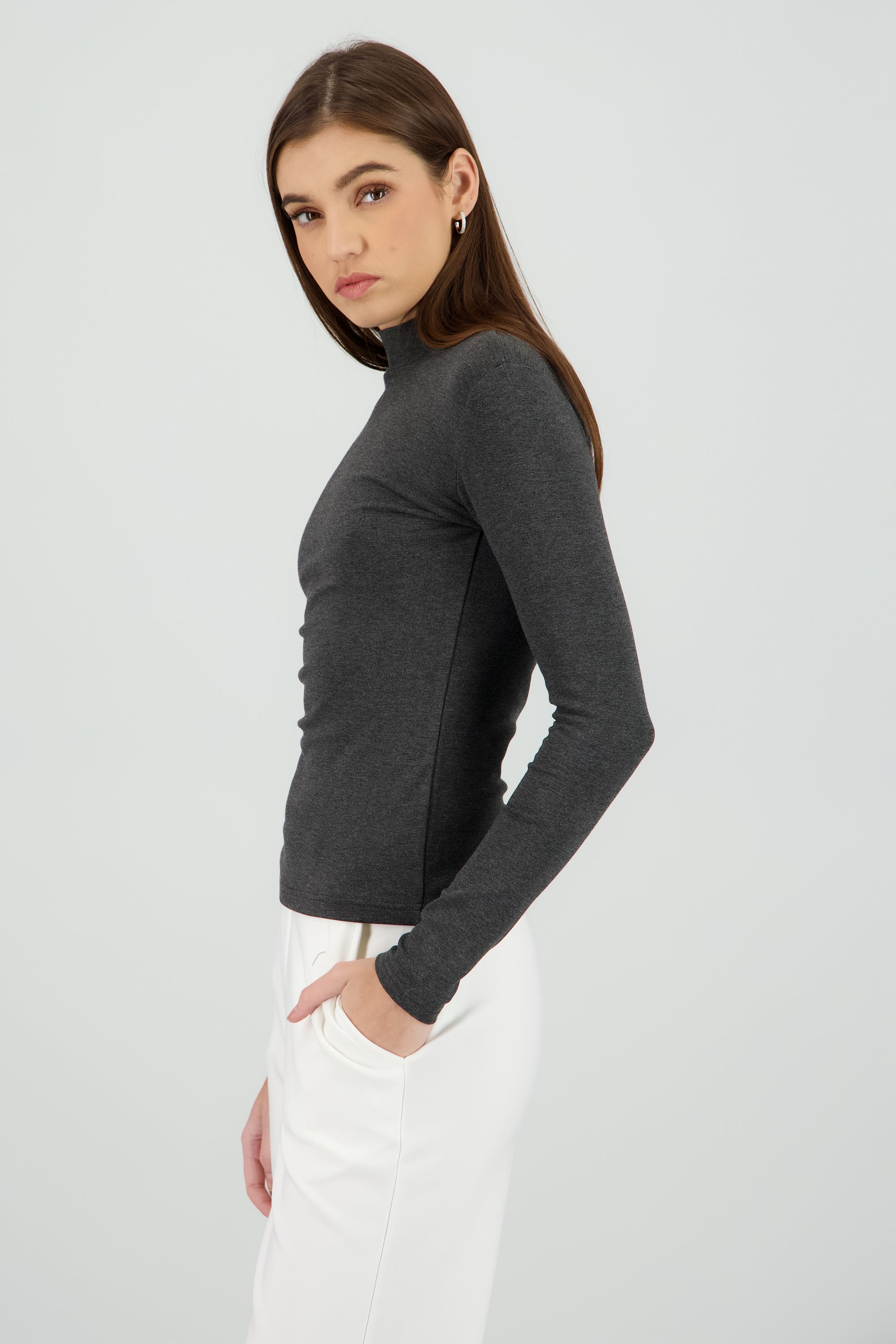 Top de manga larga con cuello alto GRIS