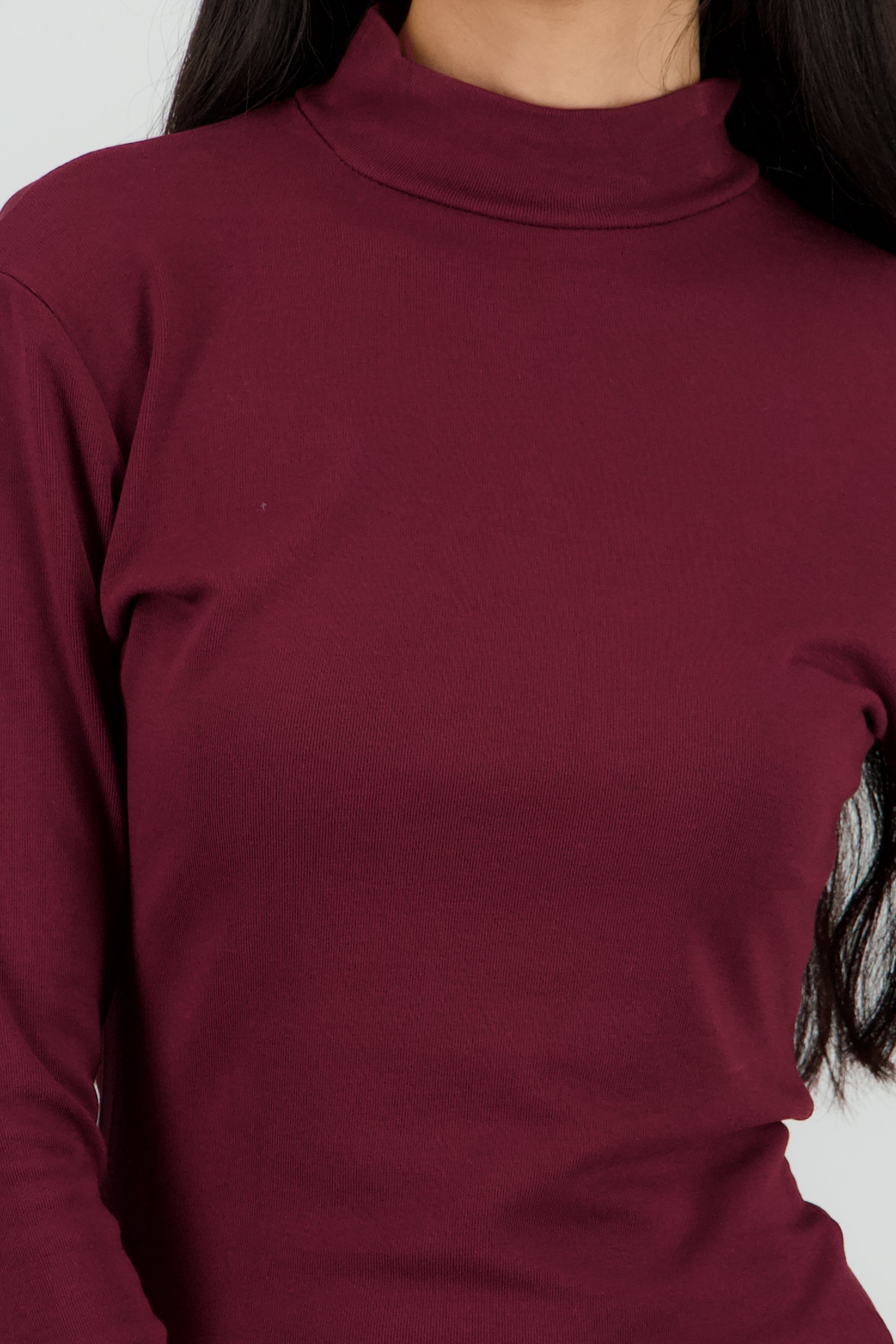 Top de manga larga con cuello alto VINO