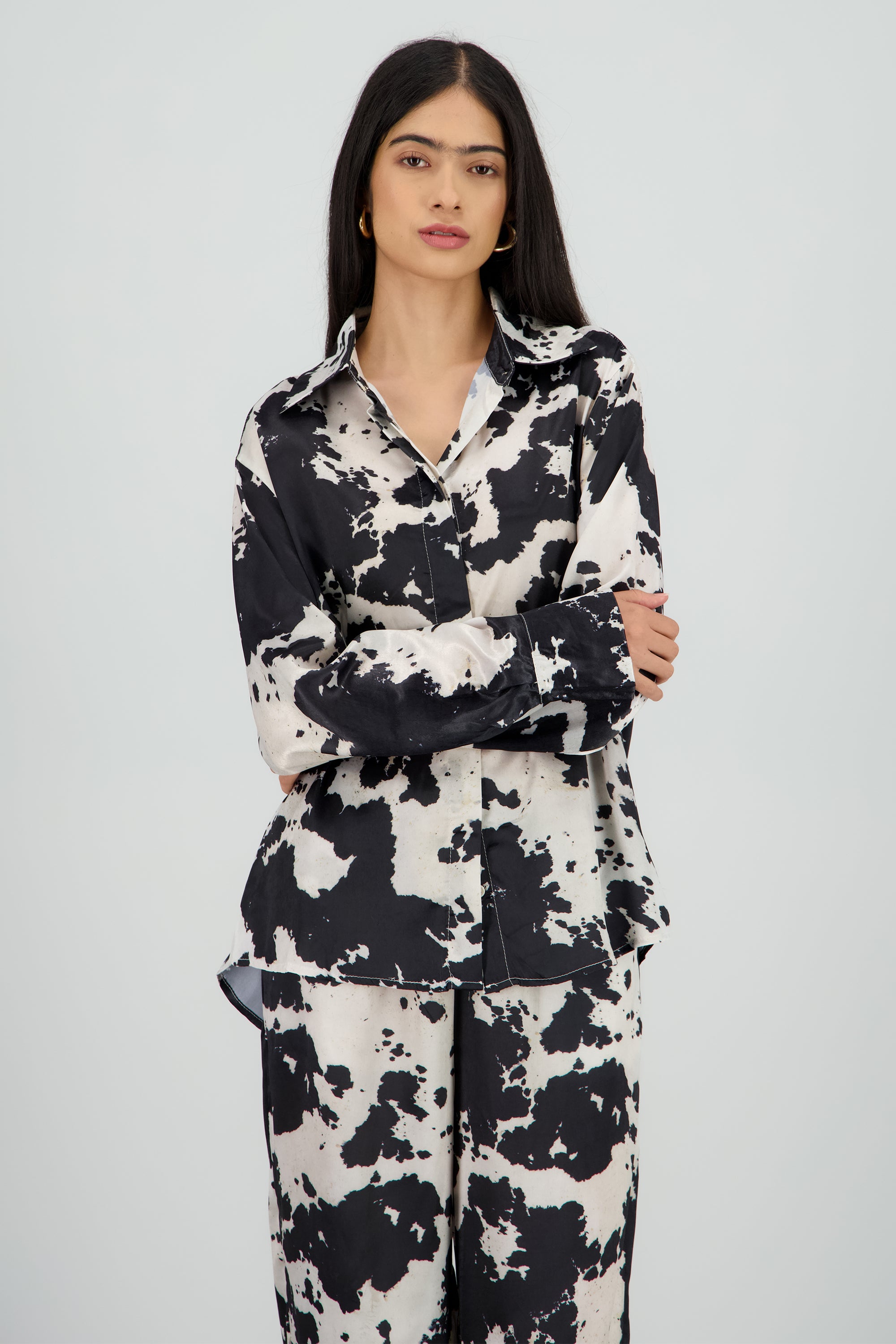 Camisa manga larga con estampado animal print NEGRO COMBO