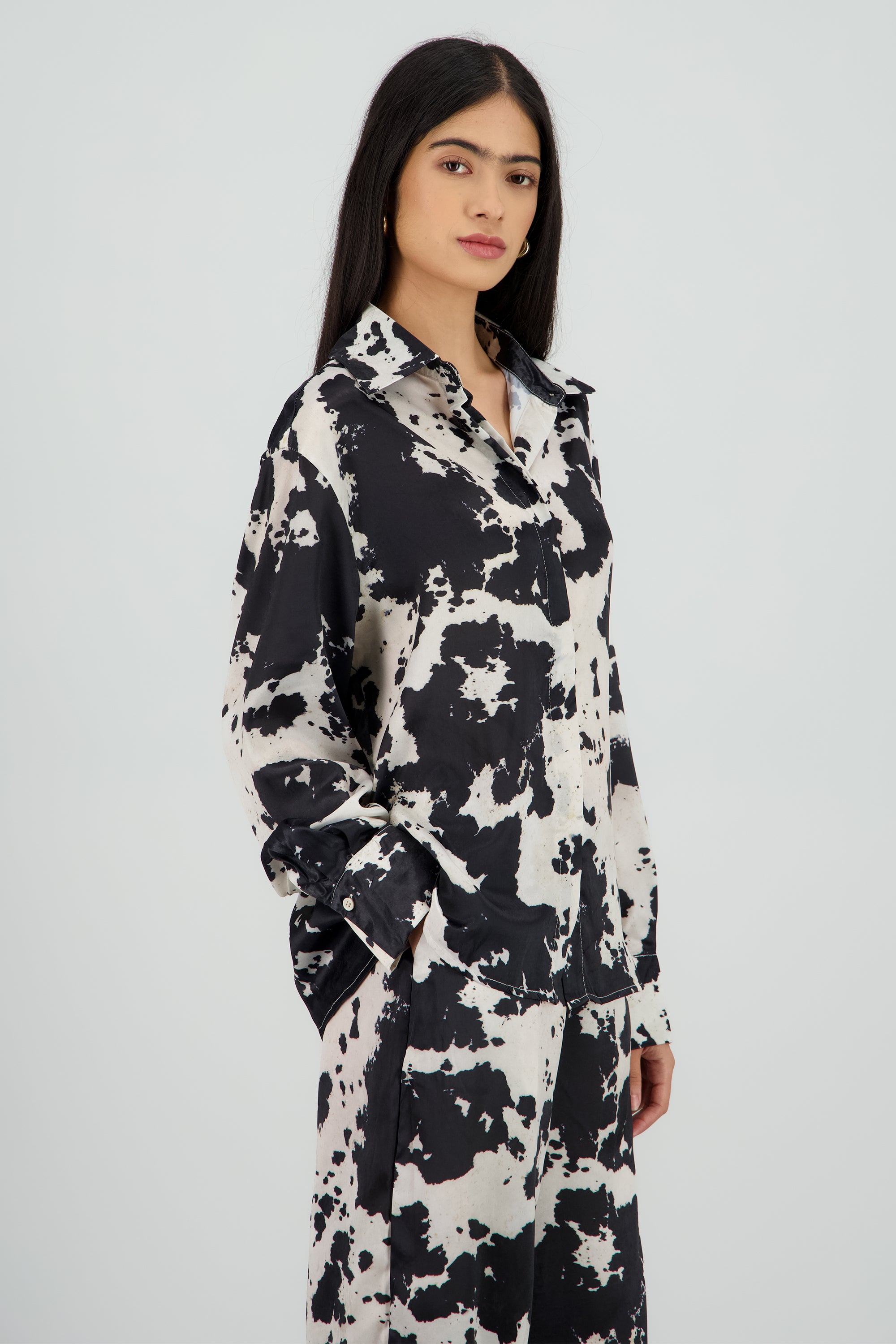 Camisa manga larga con estampado animal print NEGRO COMBO