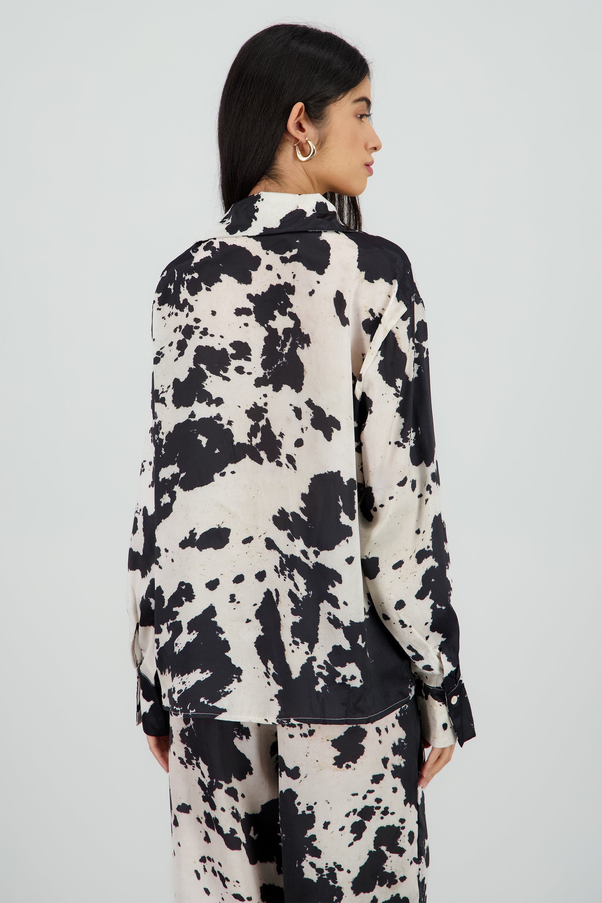 Camisa manga larga con estampado animal print NEGRO COMBO