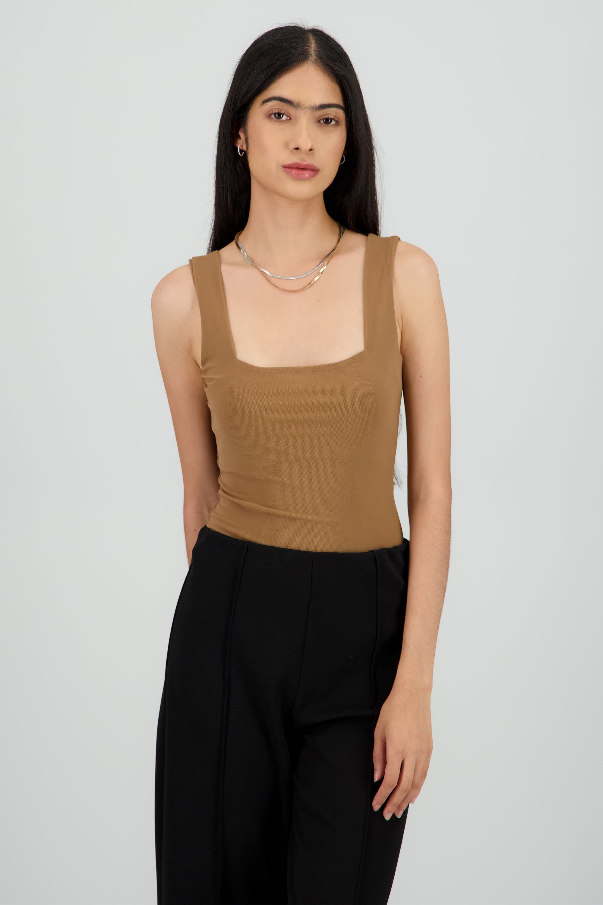 BODYSUIT ESCOTE CUADRADO SIN MANGA BEIGE