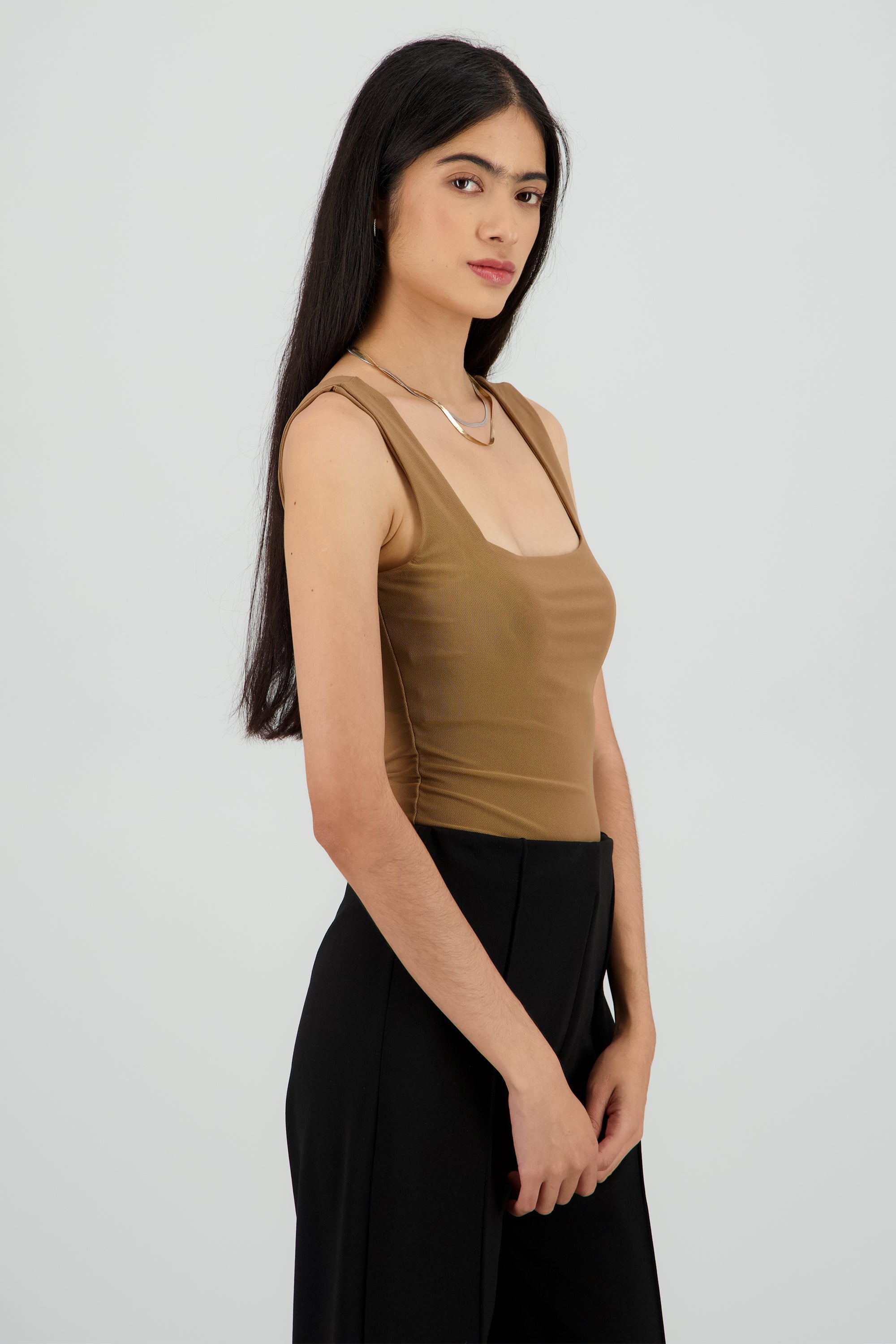 BODYSUIT ESCOTE CUADRADO SIN MANGA BEIGE