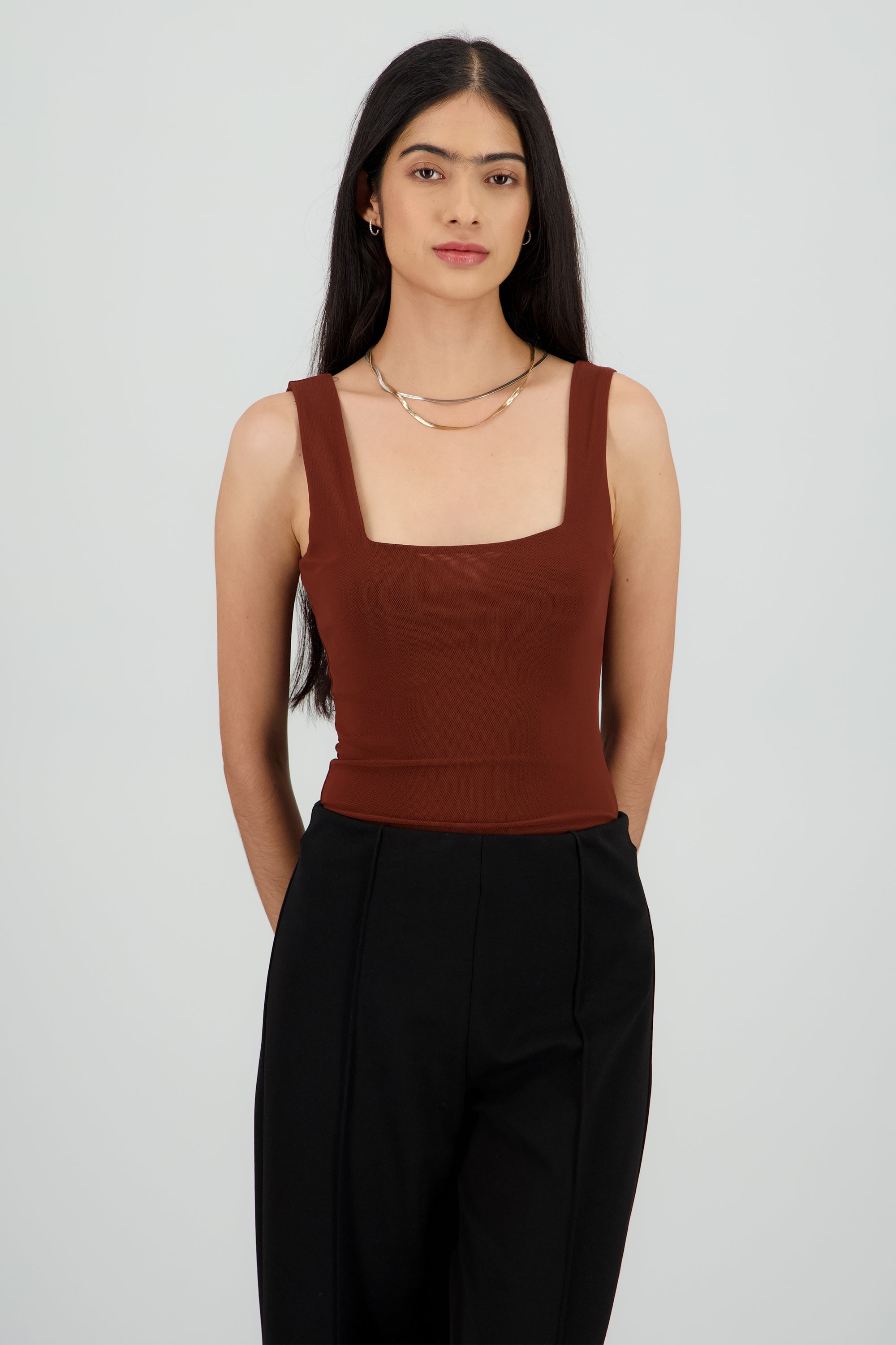 BODYSUIT ESCOTE CUADRADO SIN MANGA CHOCOLATE