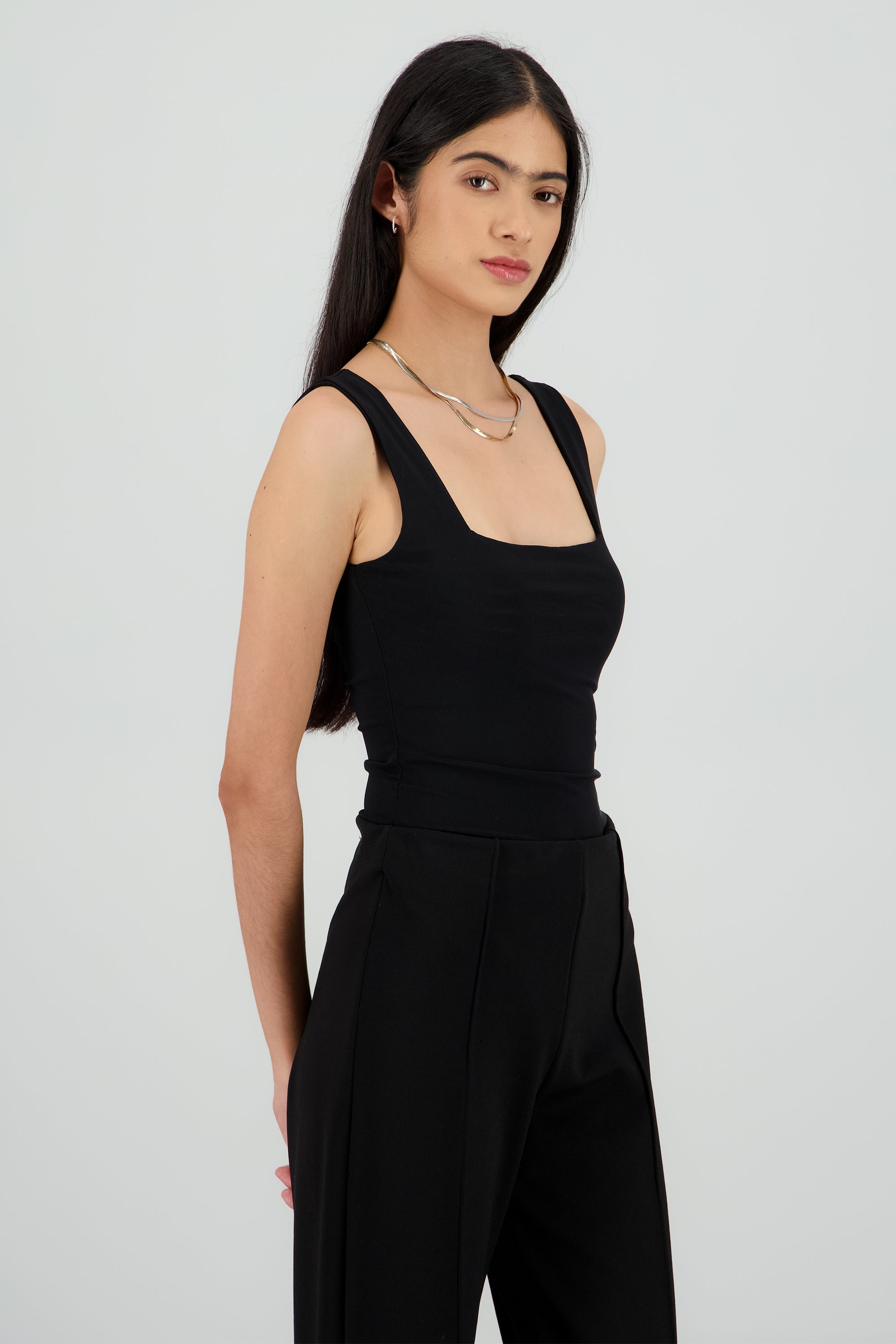 BODYSUIT ESCOTE CUADRADO SIN MANGA NEGRO