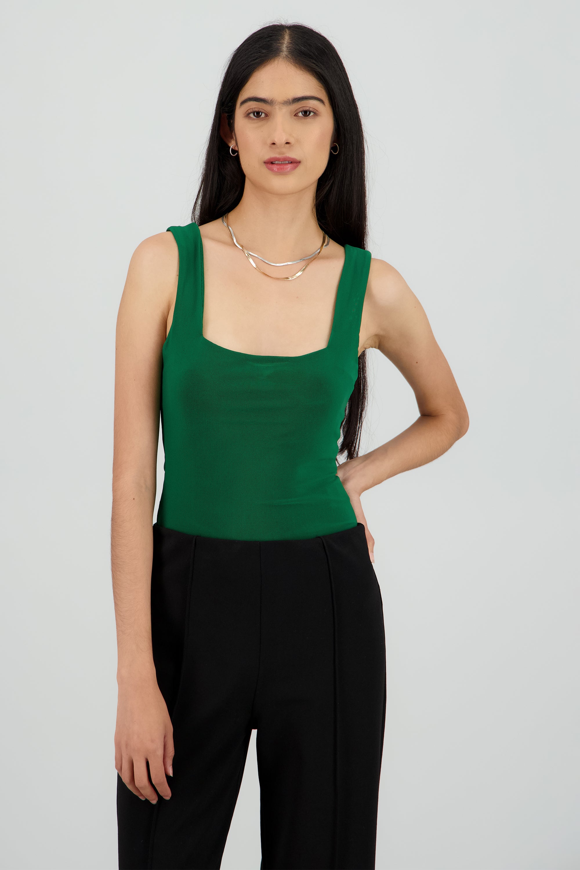 BODYSUIT ESCOTE CUADRADO SIN MANGA VERDE CAZADOR