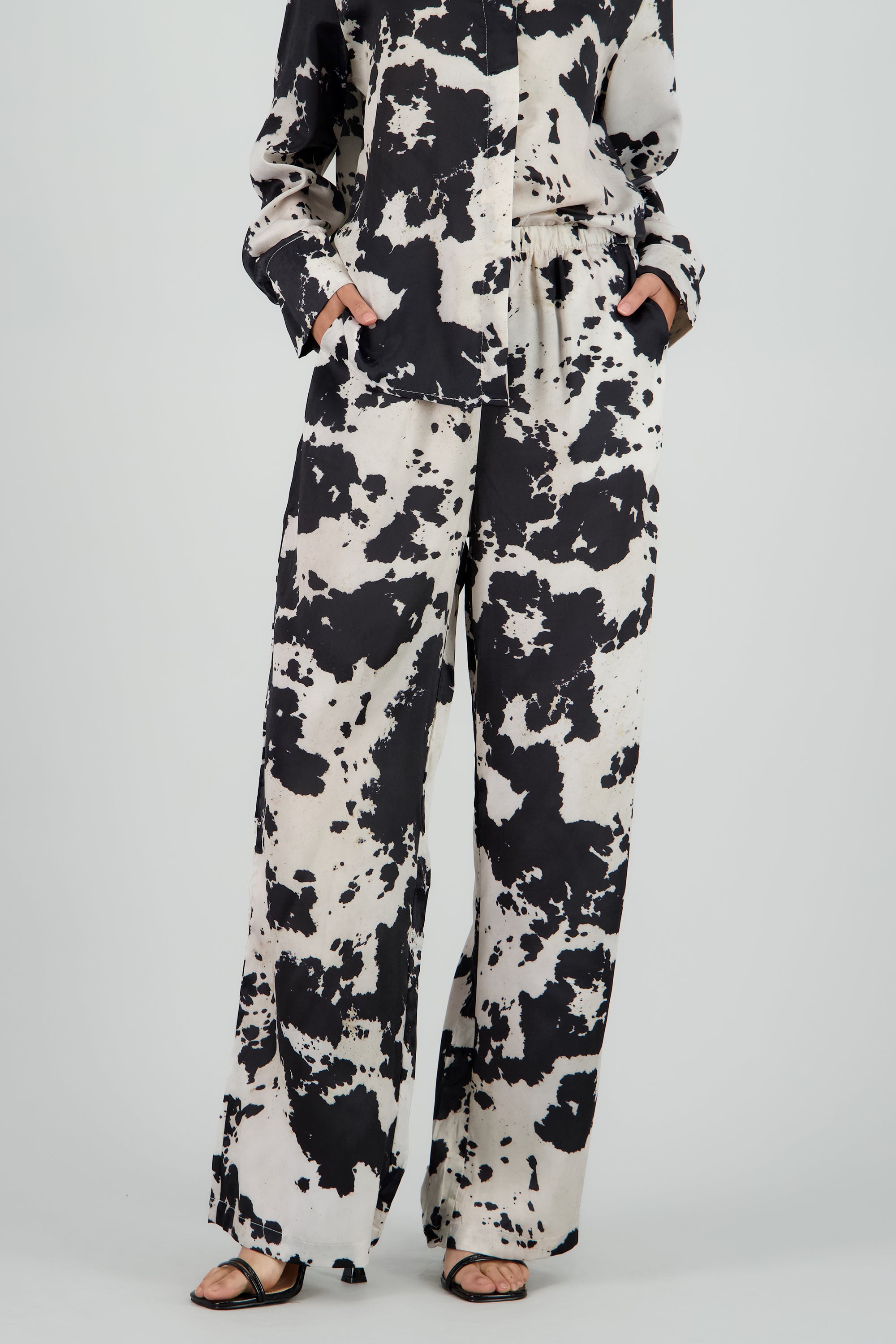 Pantalon amplio estampado animal print NEGRO COMBO