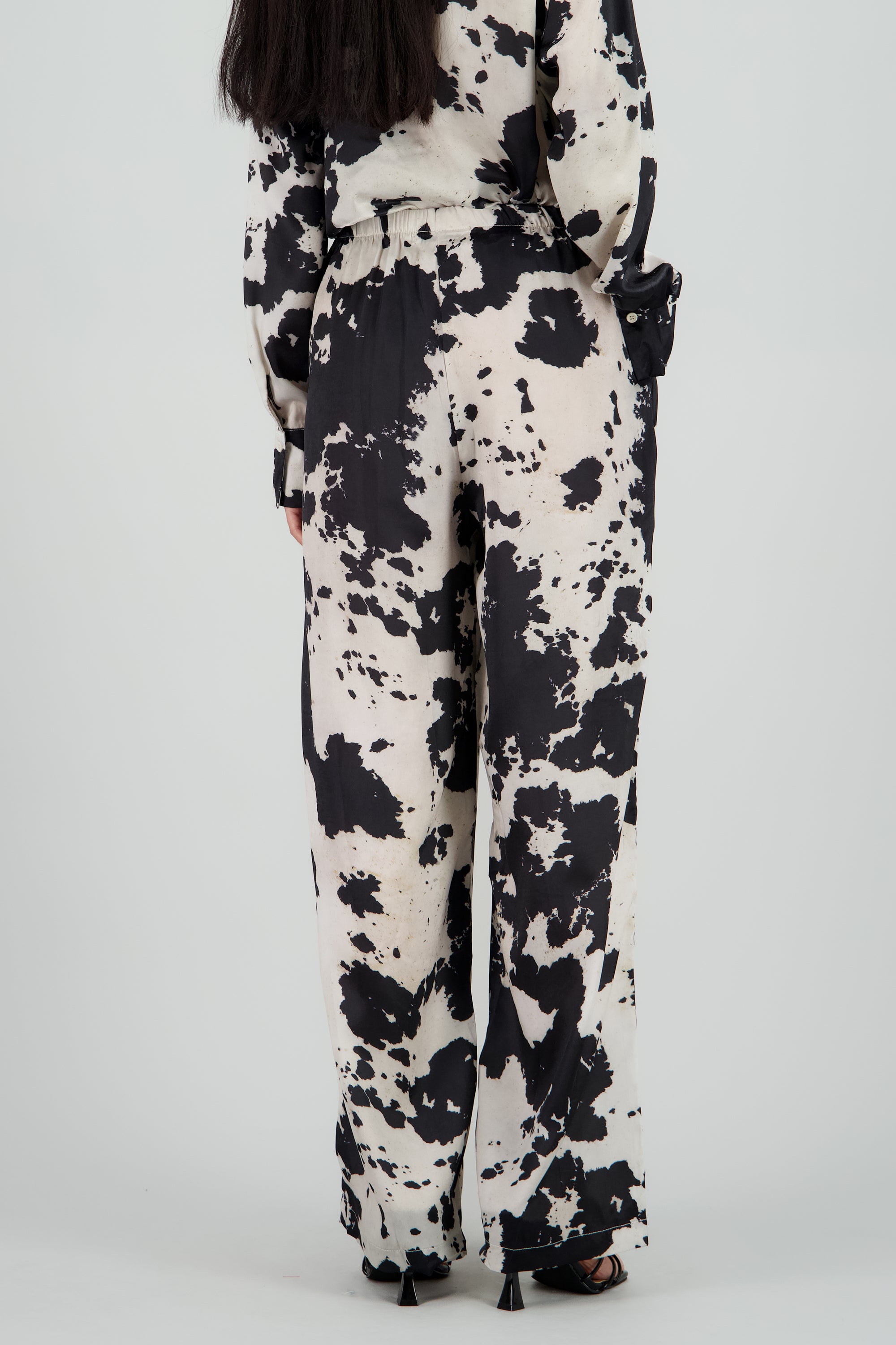 Pantalon amplio estampado animal print NEGRO COMBO