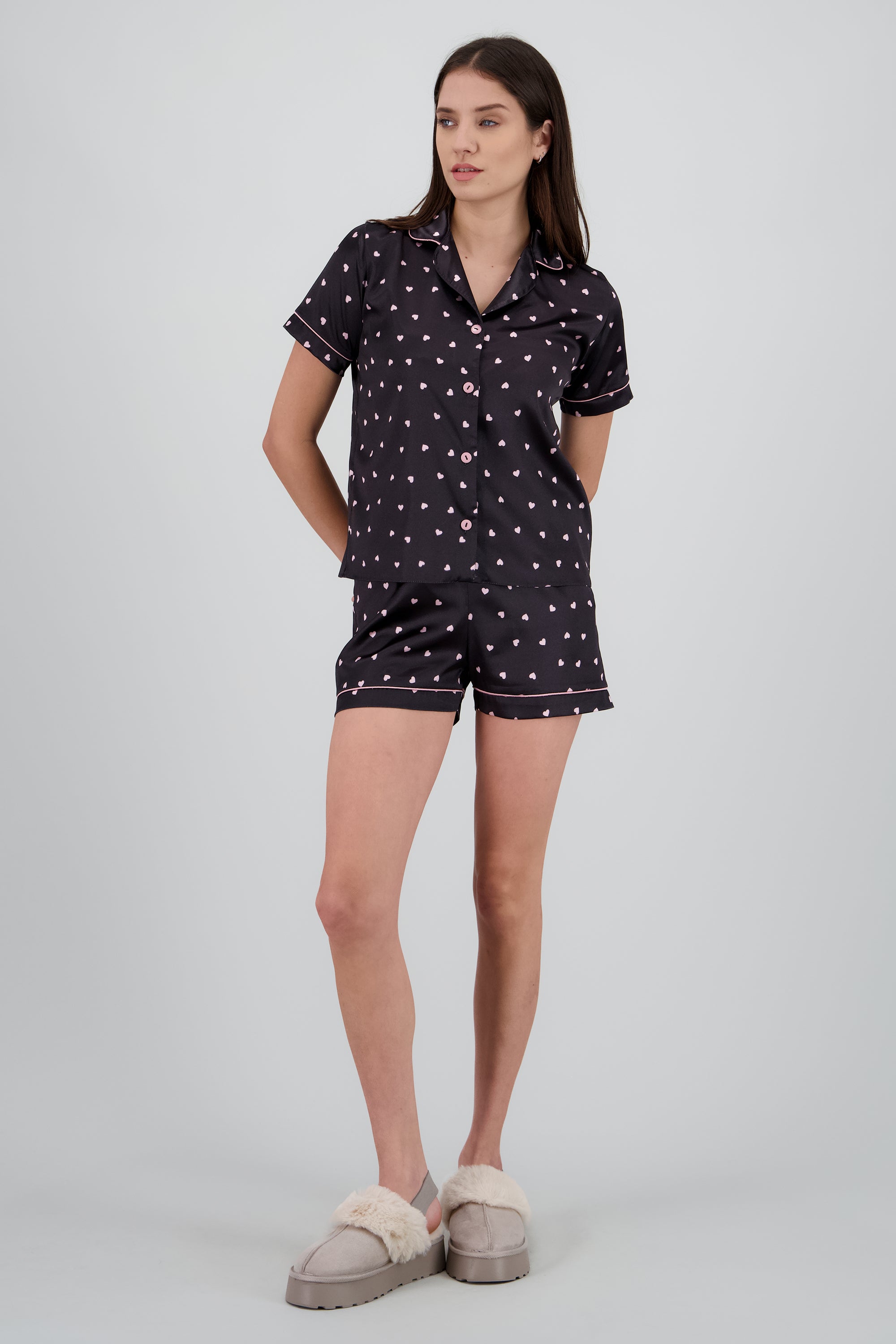 Pijama camisera short corazones NEGRO