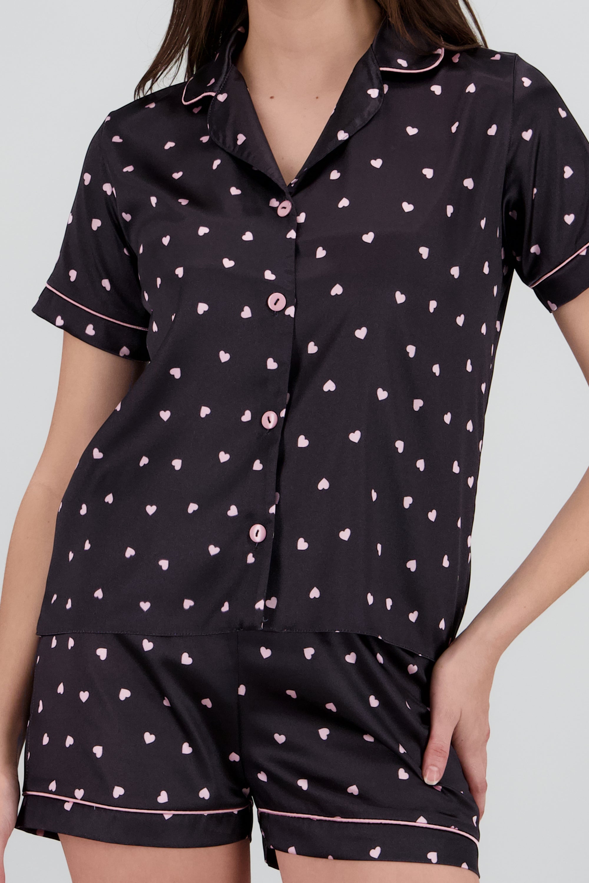 Pijama camisera short corazones NEGRO