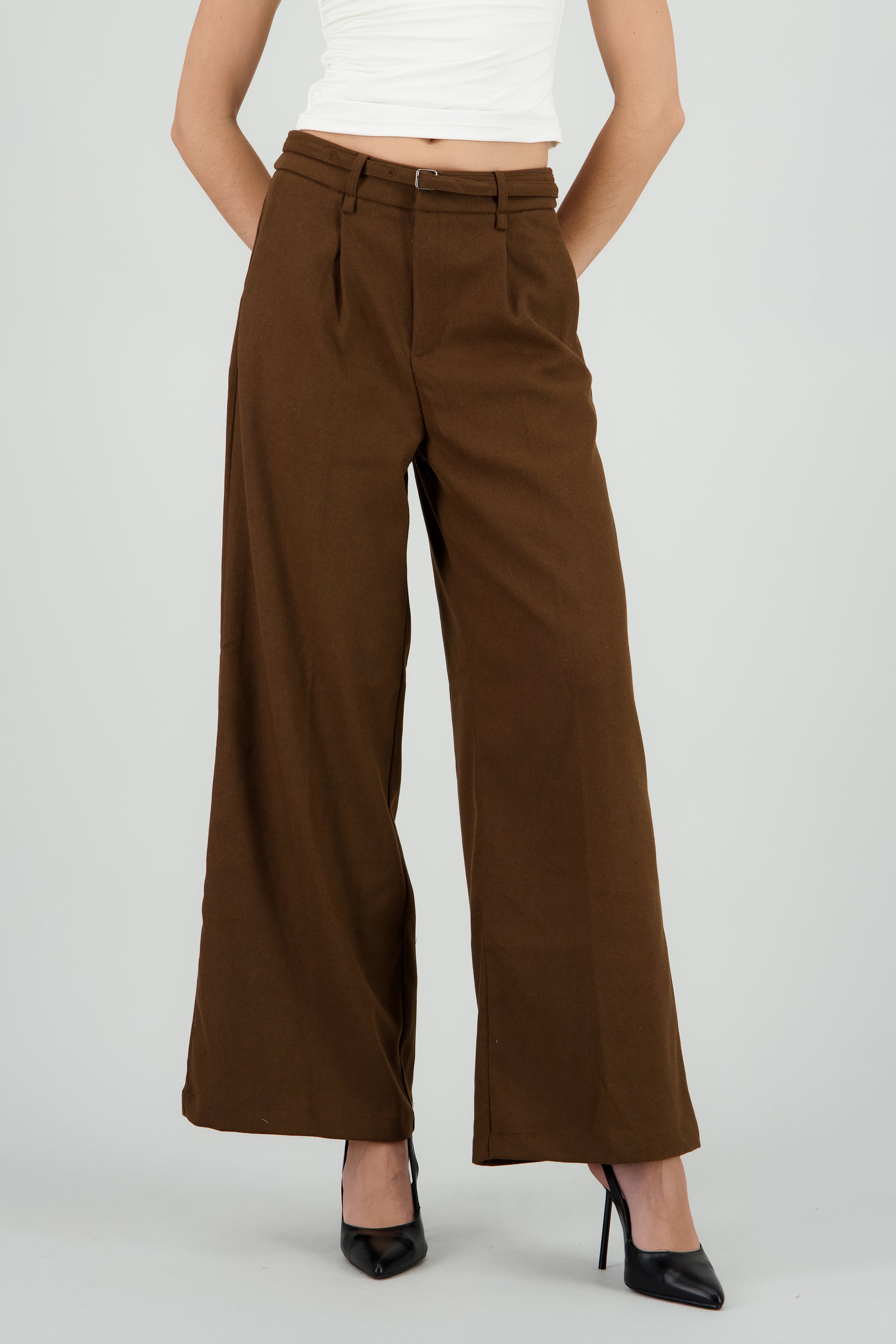 Pantalon amplio detalle pinzas lazo CHOCOLATE