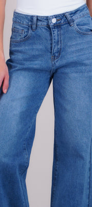MEDIUM WASH
