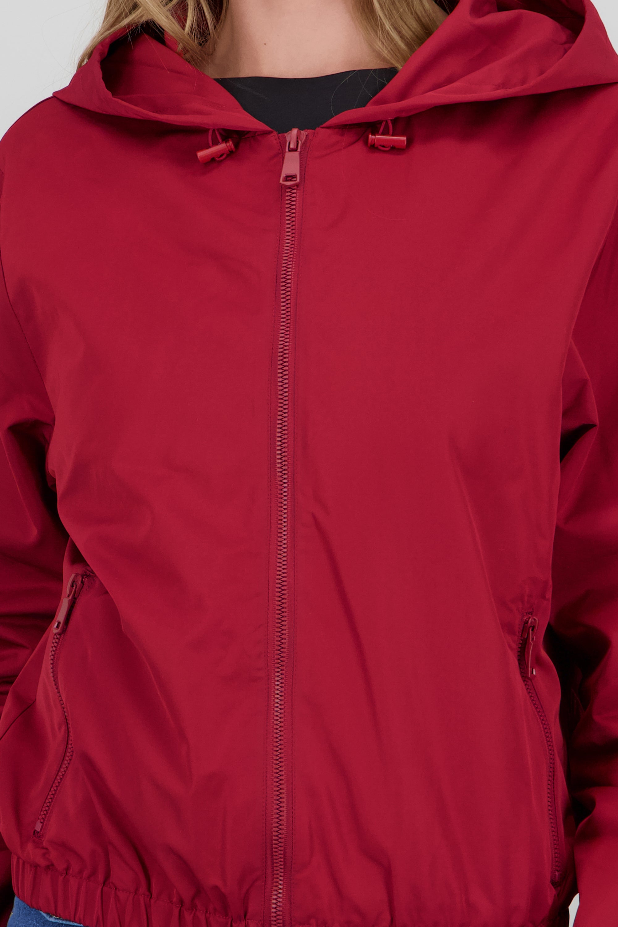 Chamarra ligera con gorro VINO