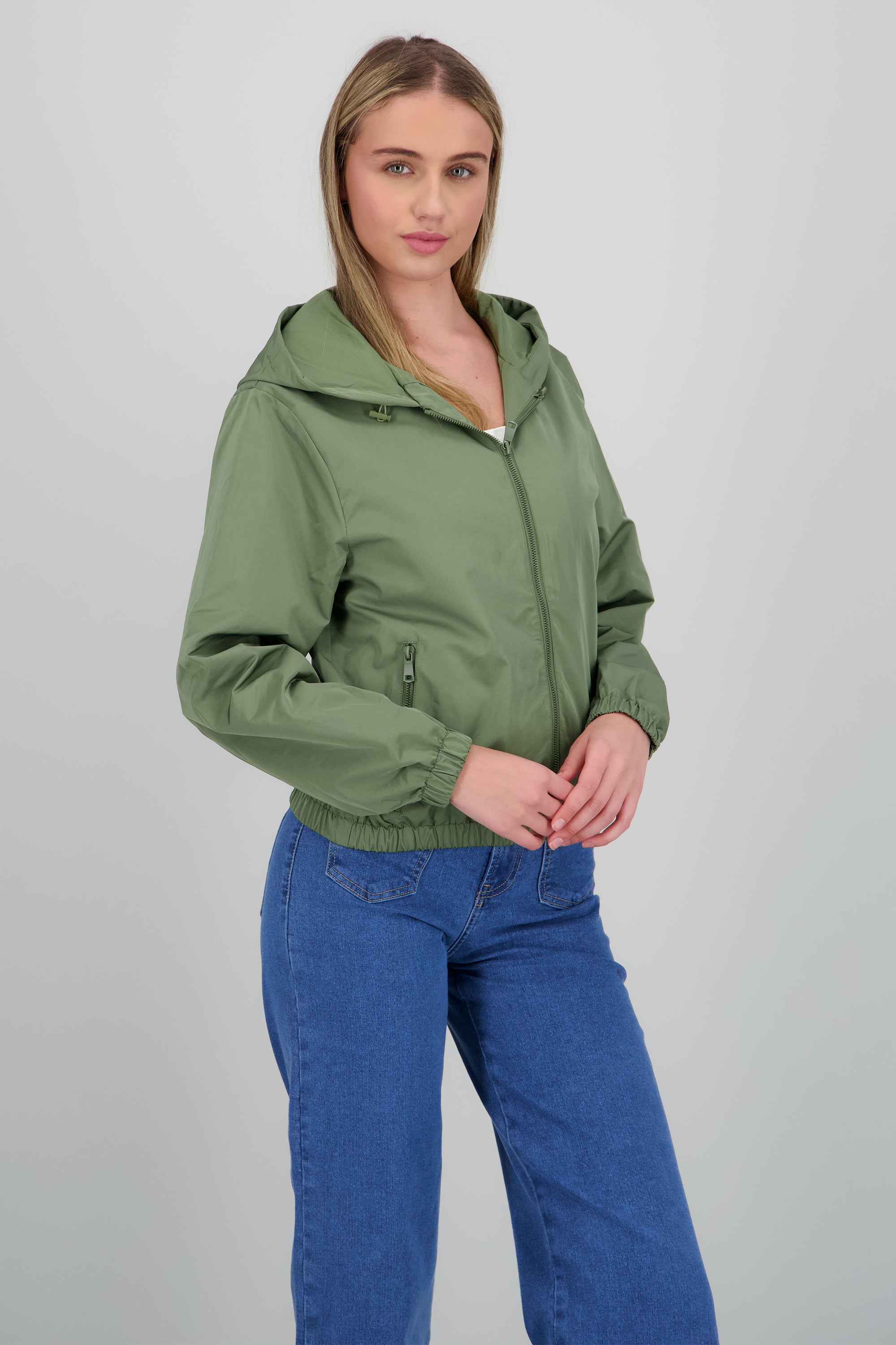 Chamarra ligera con gorro OLIVO