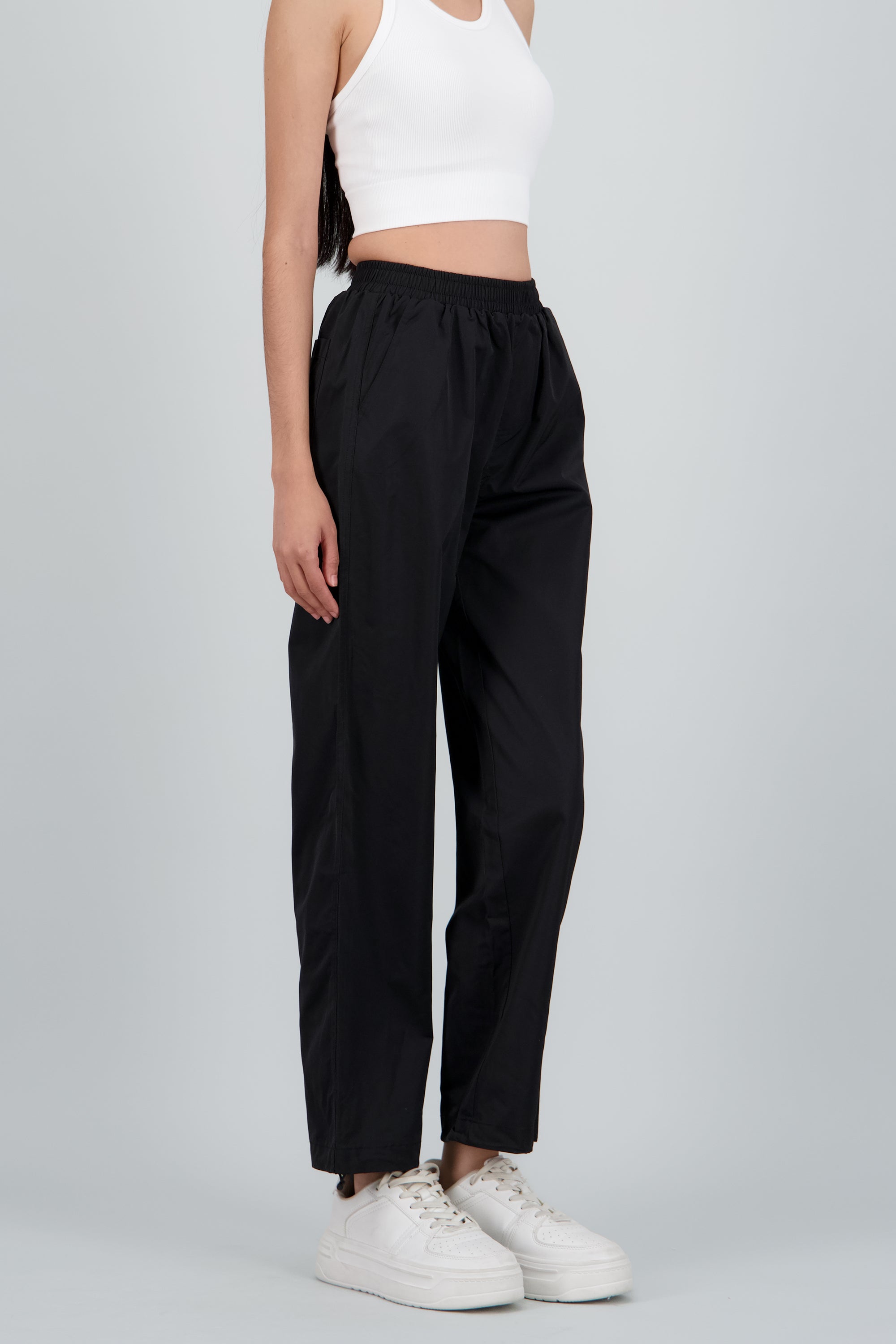 Pantalon liso NEGRO