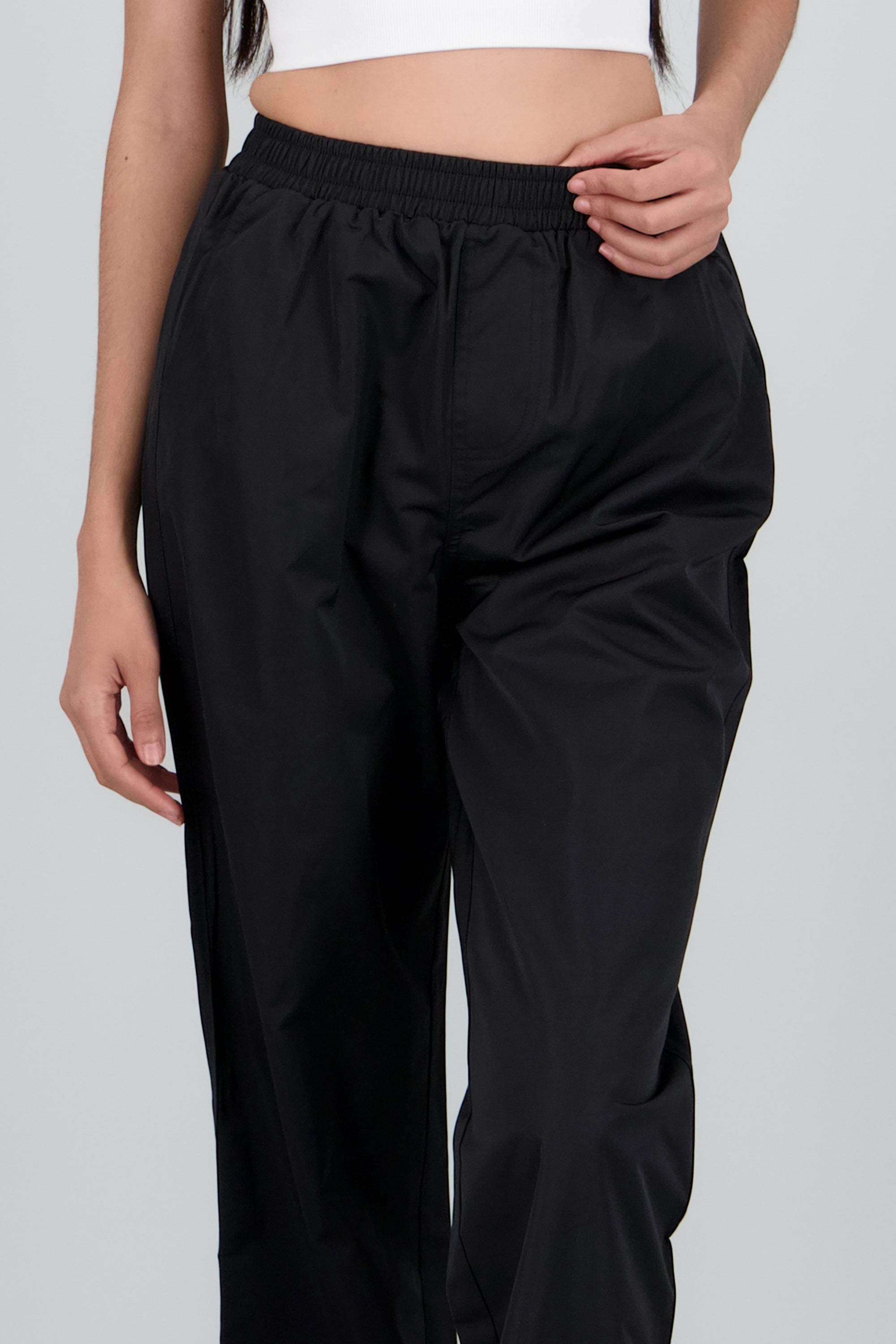 Pantalon liso NEGRO