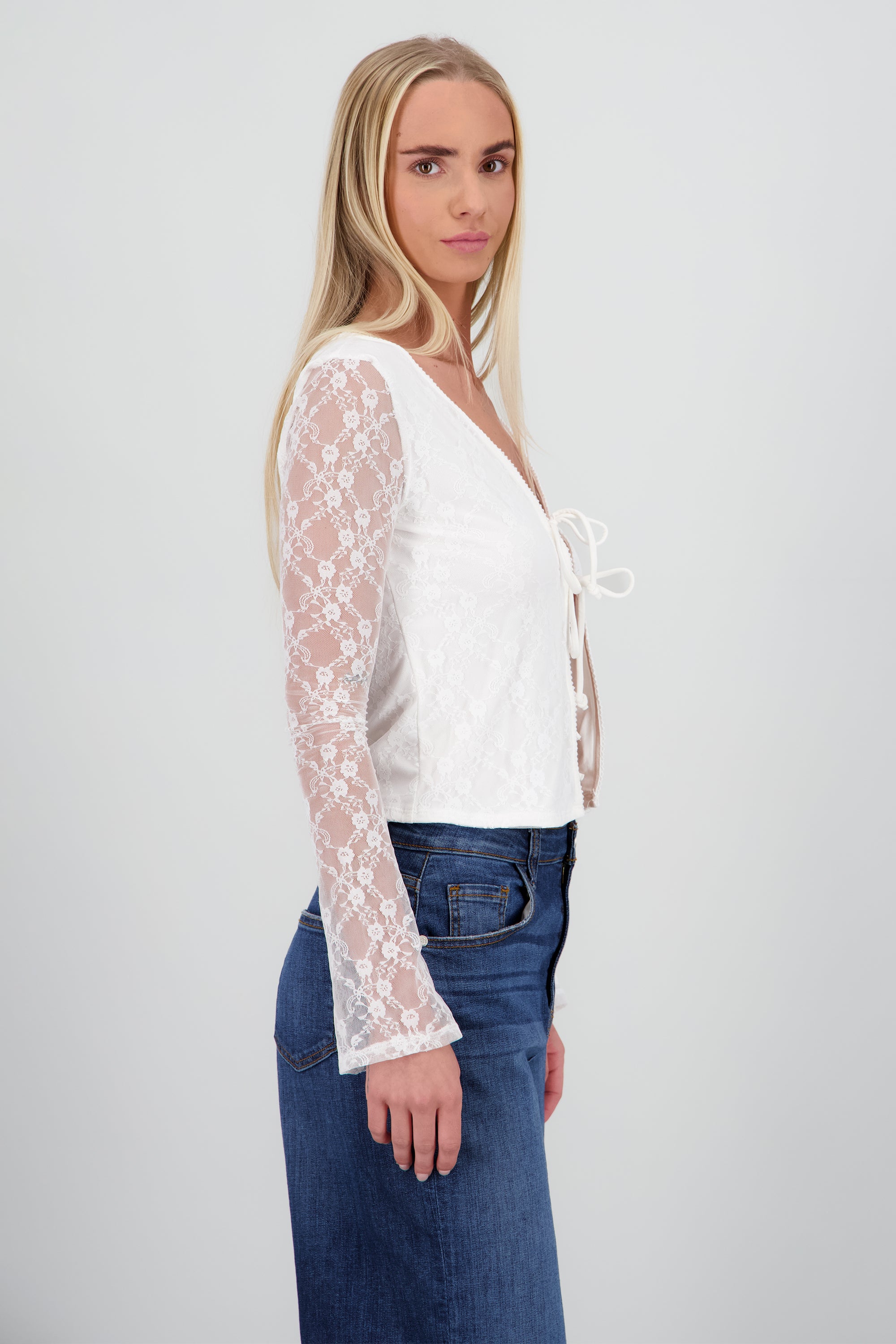 Blusa de encaje con moños CREMA
