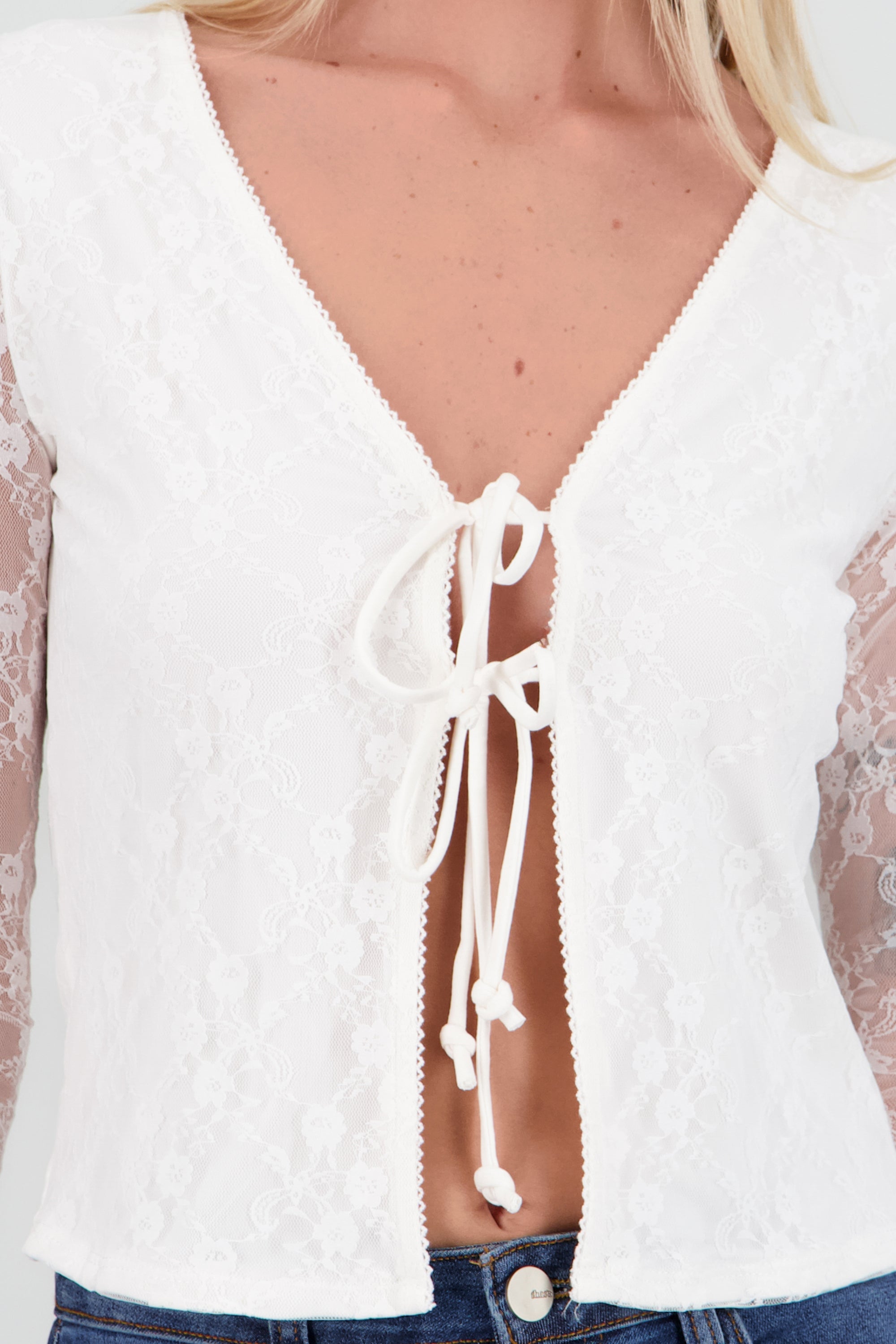 Blusa de encaje con moños CREMA