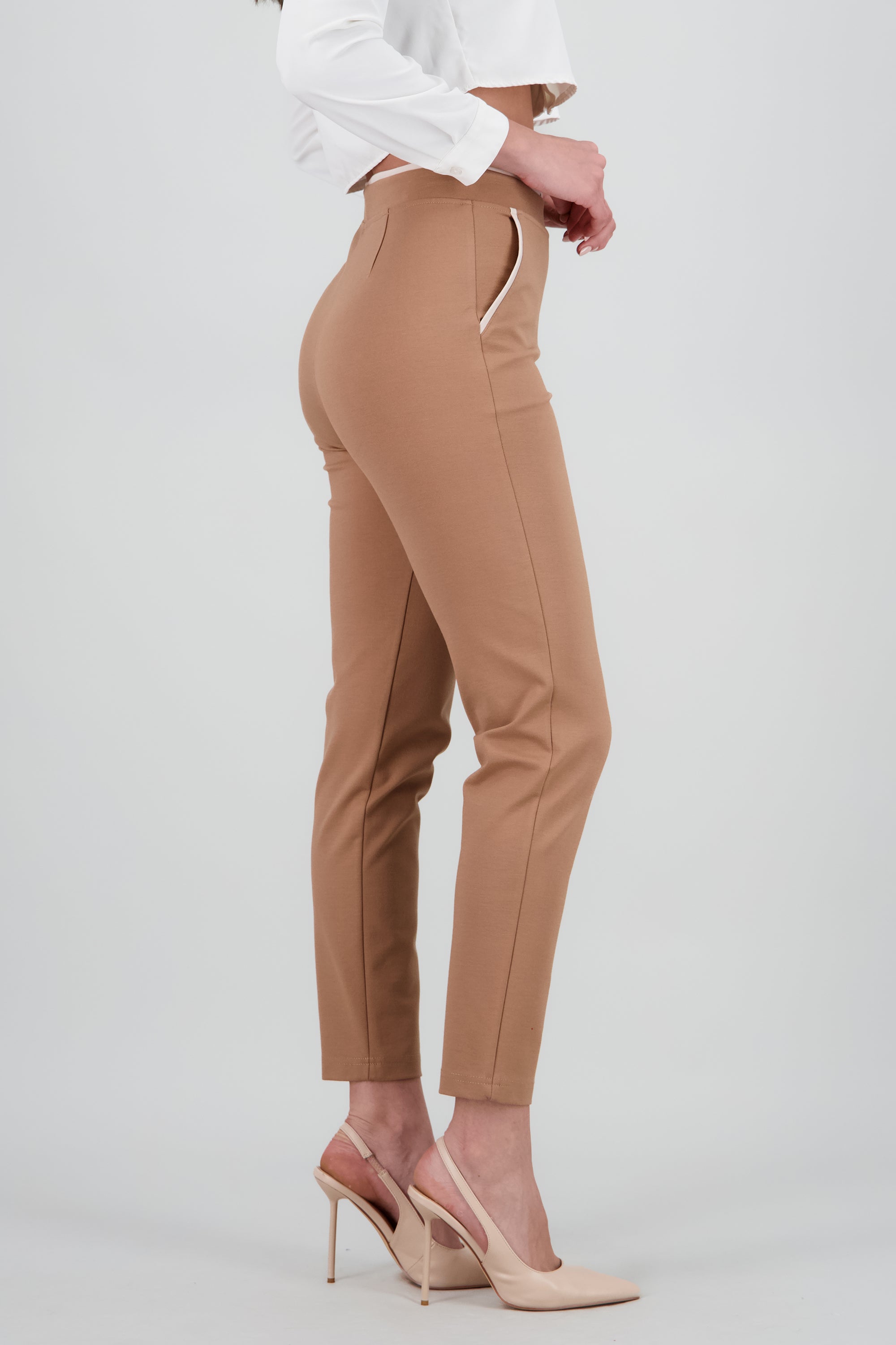 Pantalon contraste CAMELLO