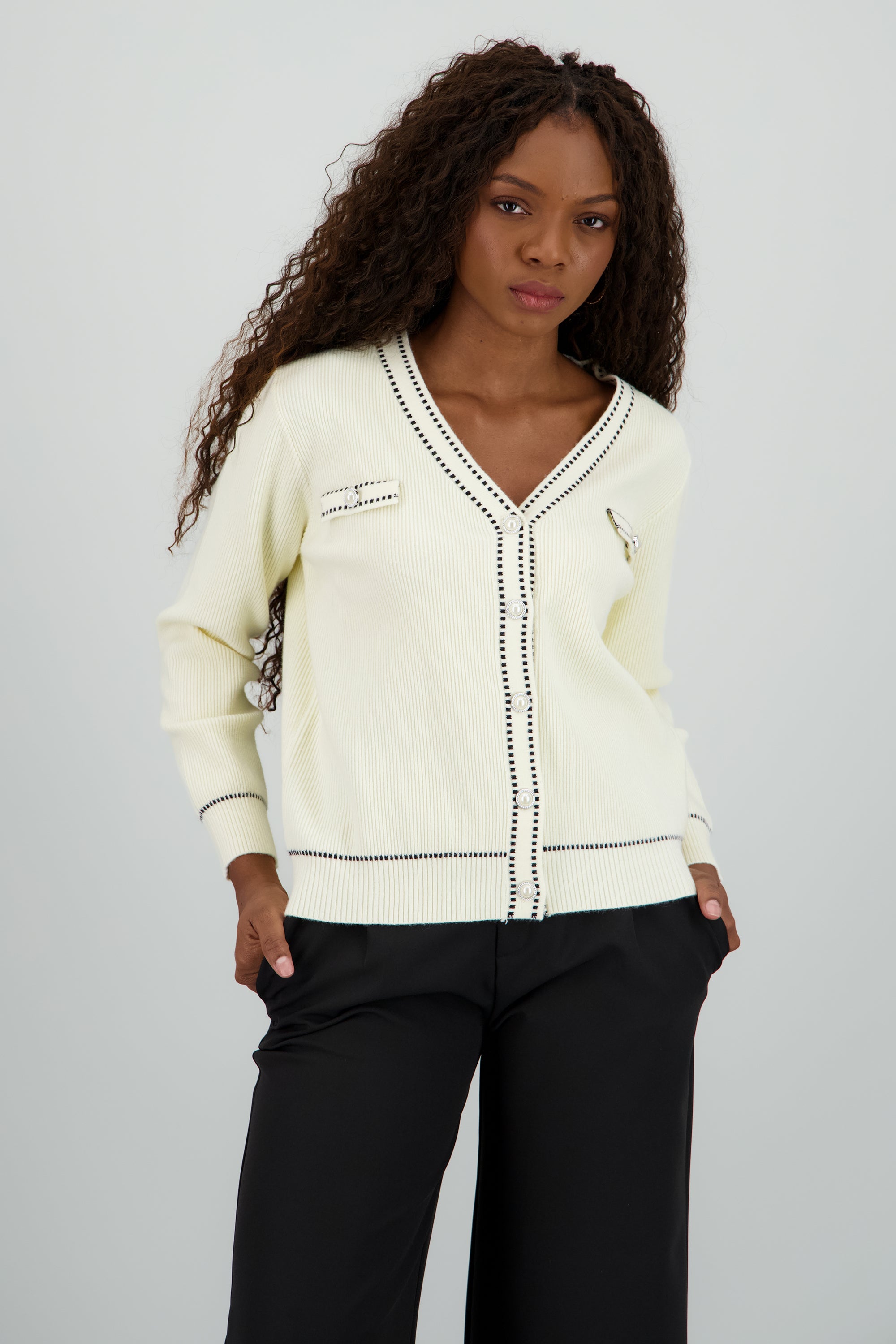 Cardigan detalle costuras contraste HUESO COMBO